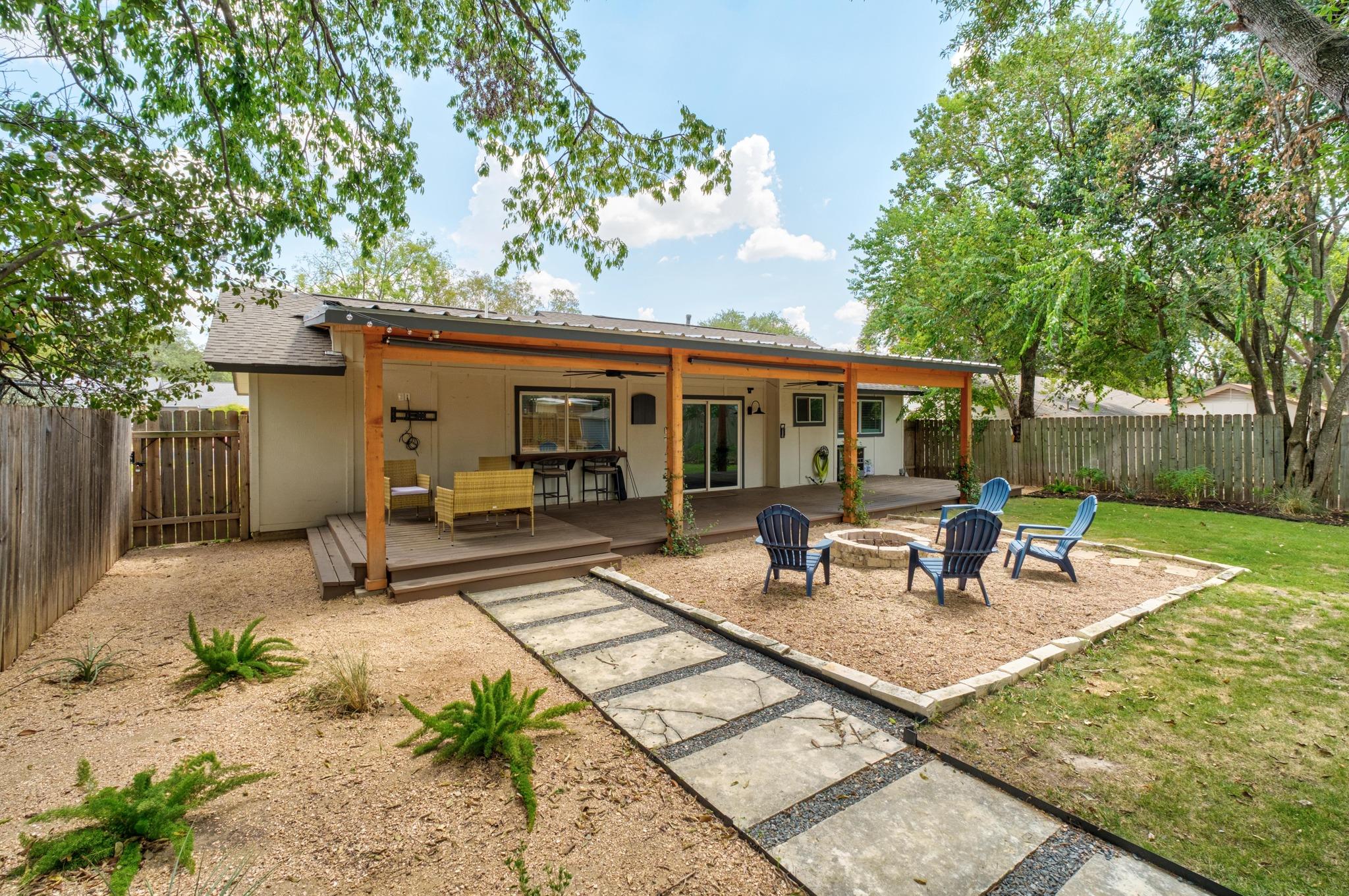 7404 Lunar DR