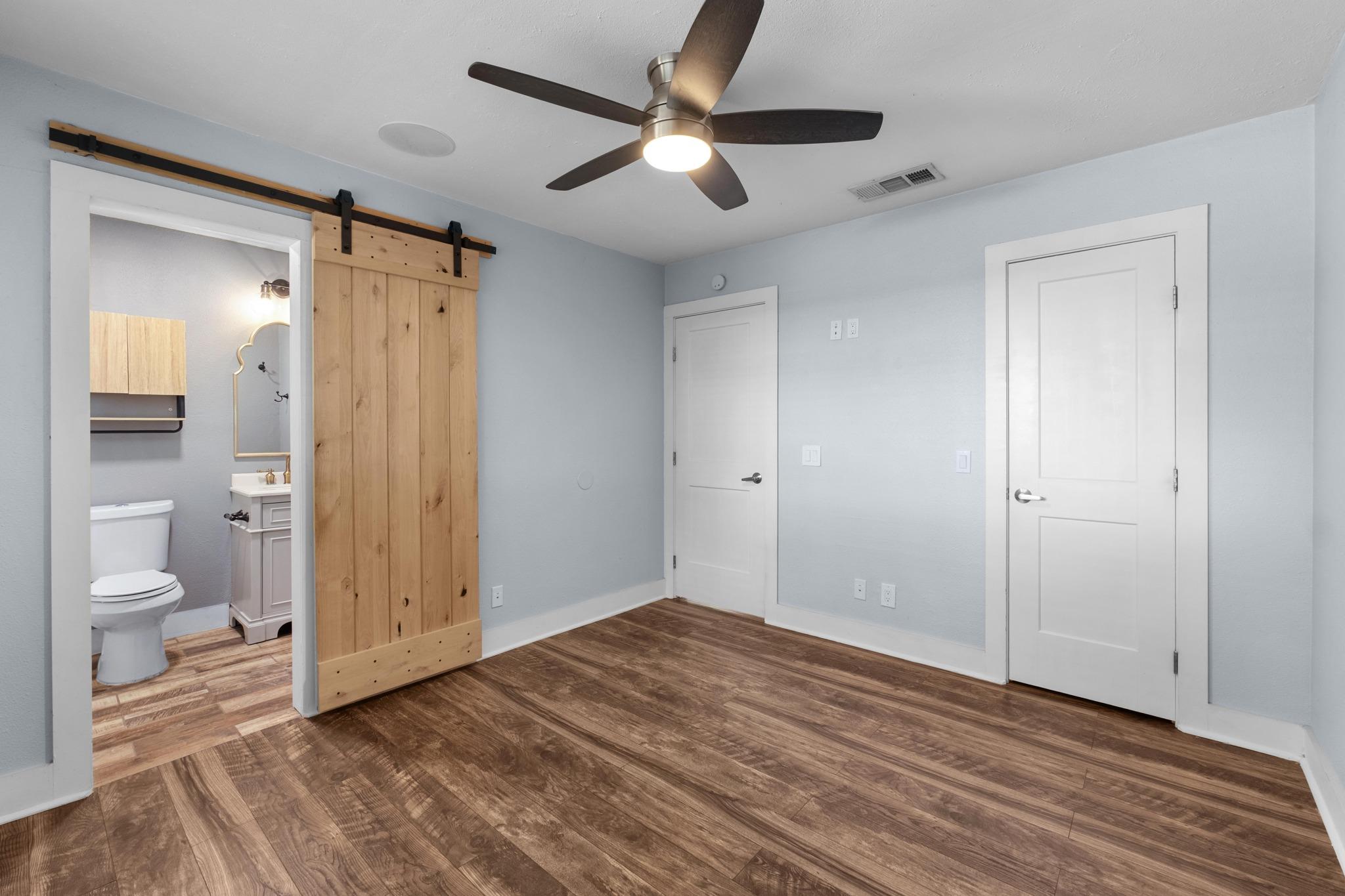 7404 Lunar DR