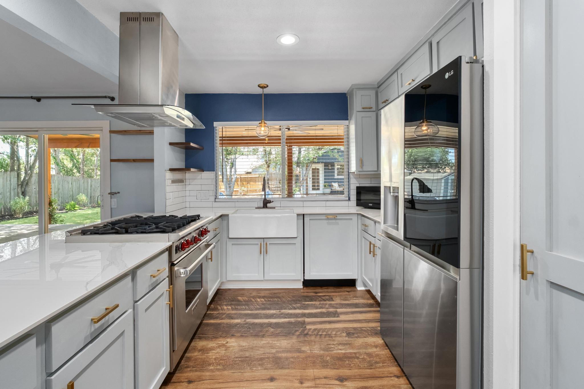 7404 Lunar DR