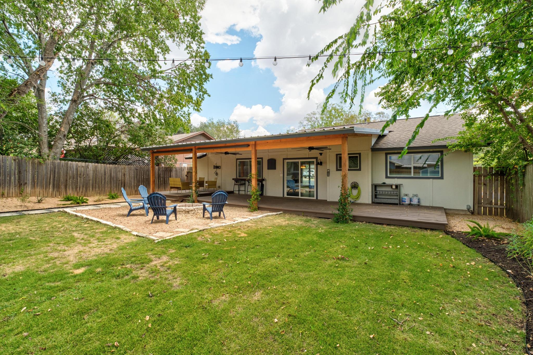 7404 Lunar DR