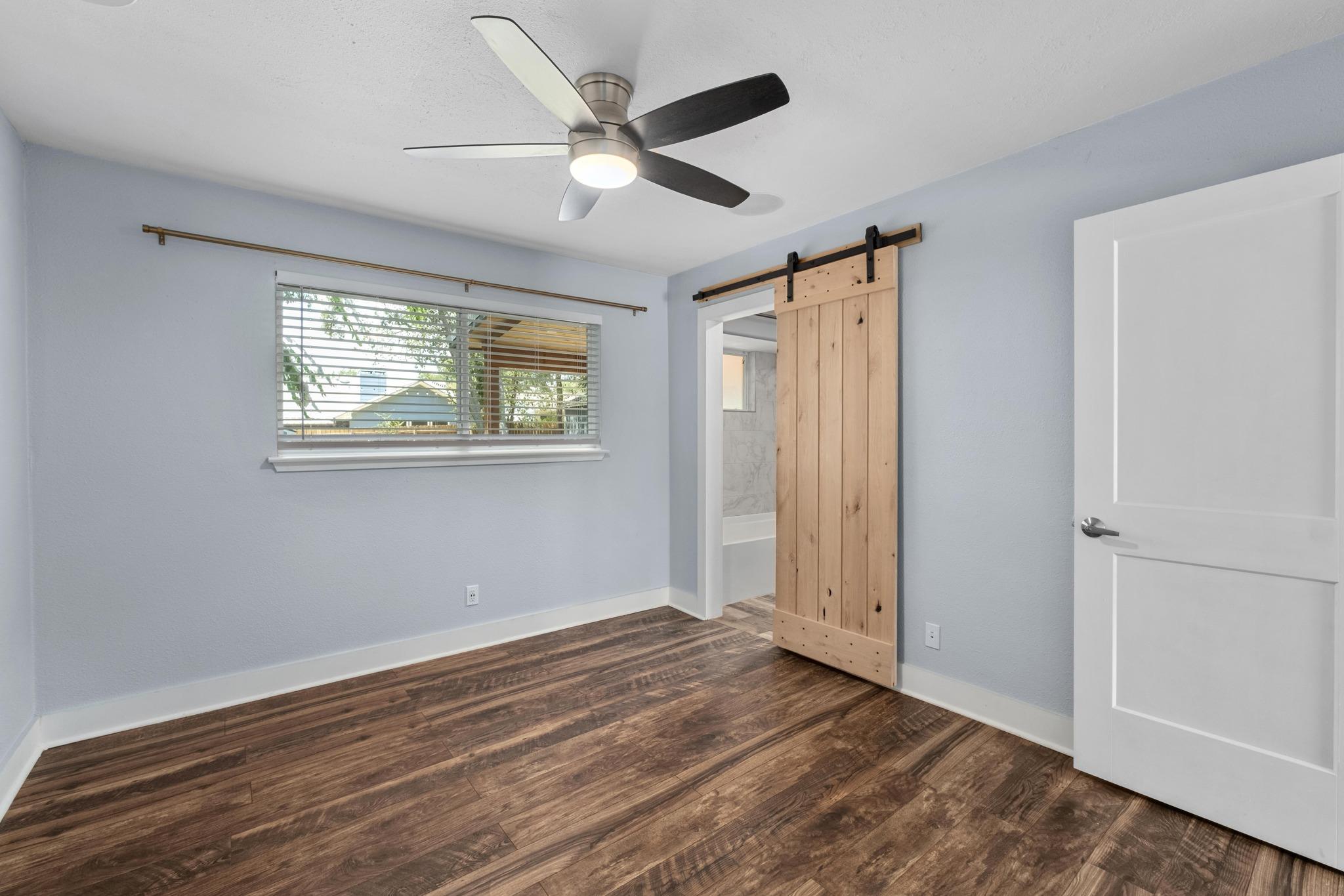 7404 Lunar DR