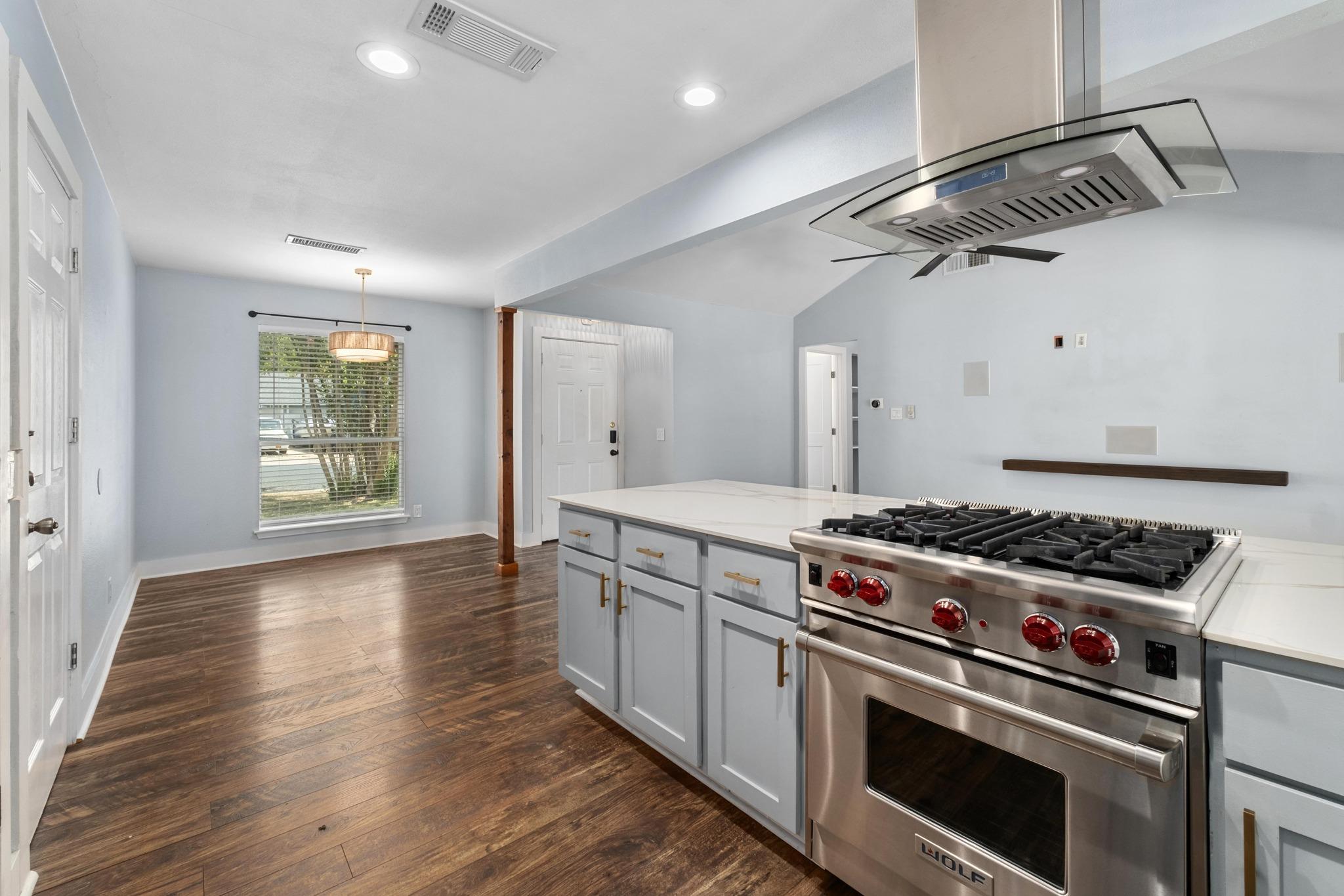 7404 Lunar DR