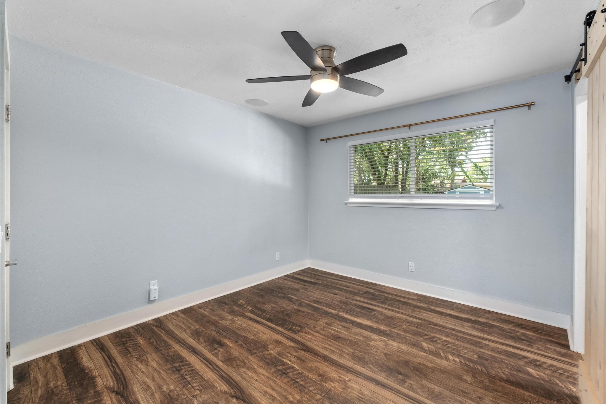7404 Lunar DR