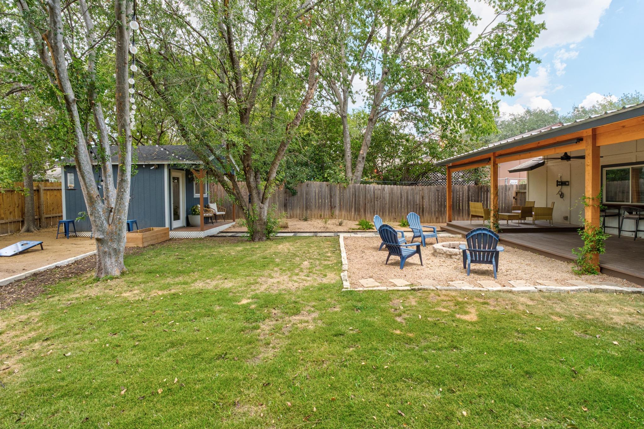 7404 Lunar DR
