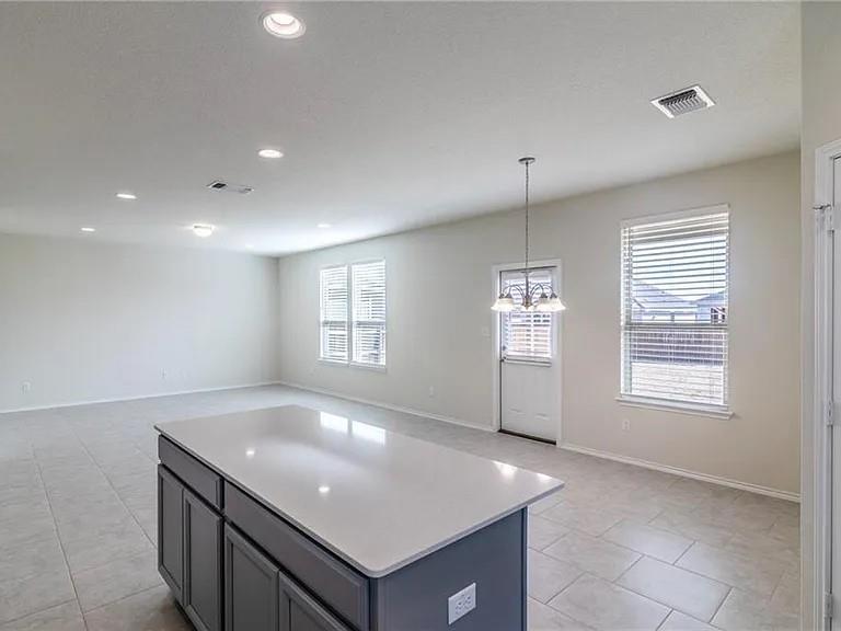 1525 Cliffbrake WAY