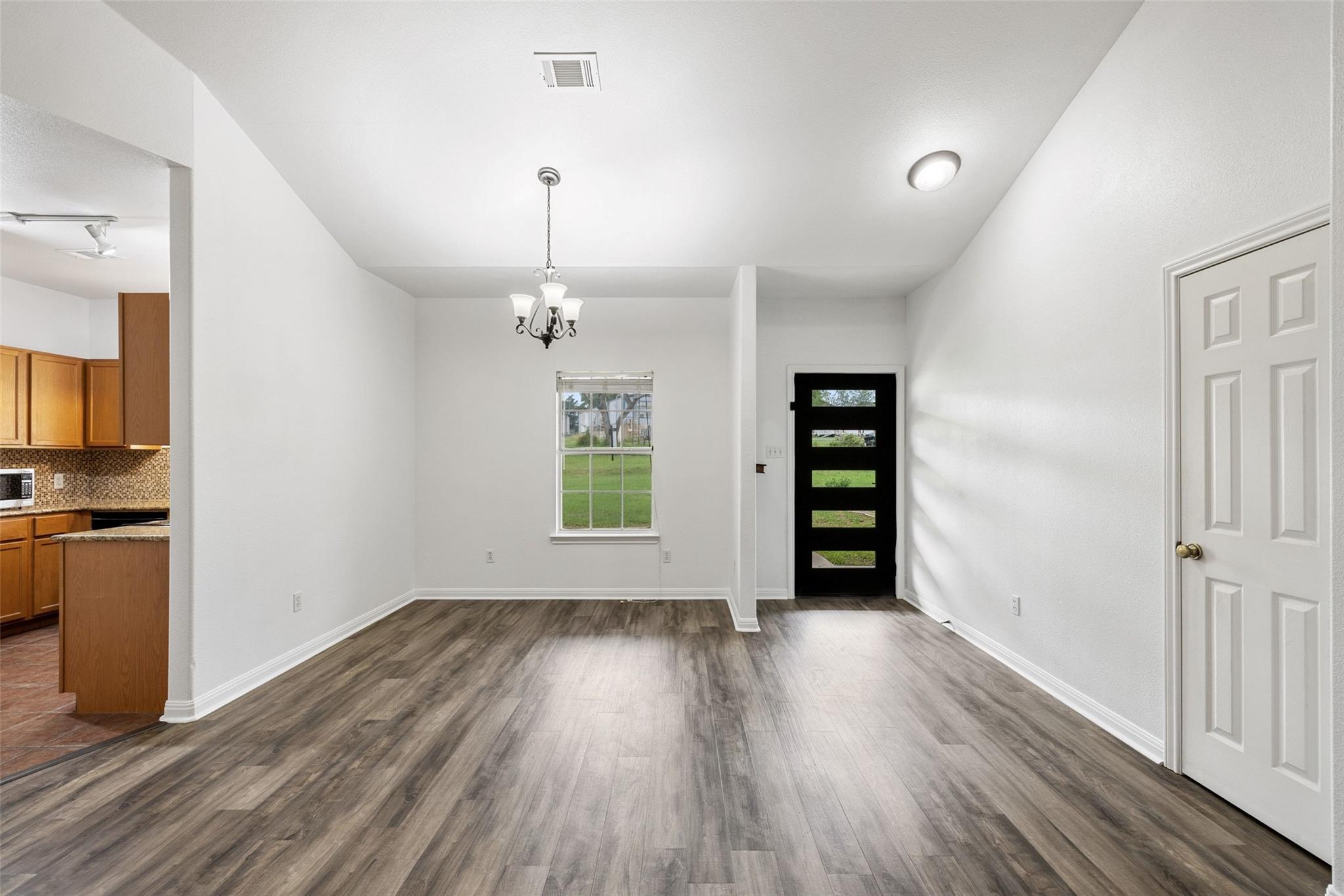 1301 S Quinlan Park RD