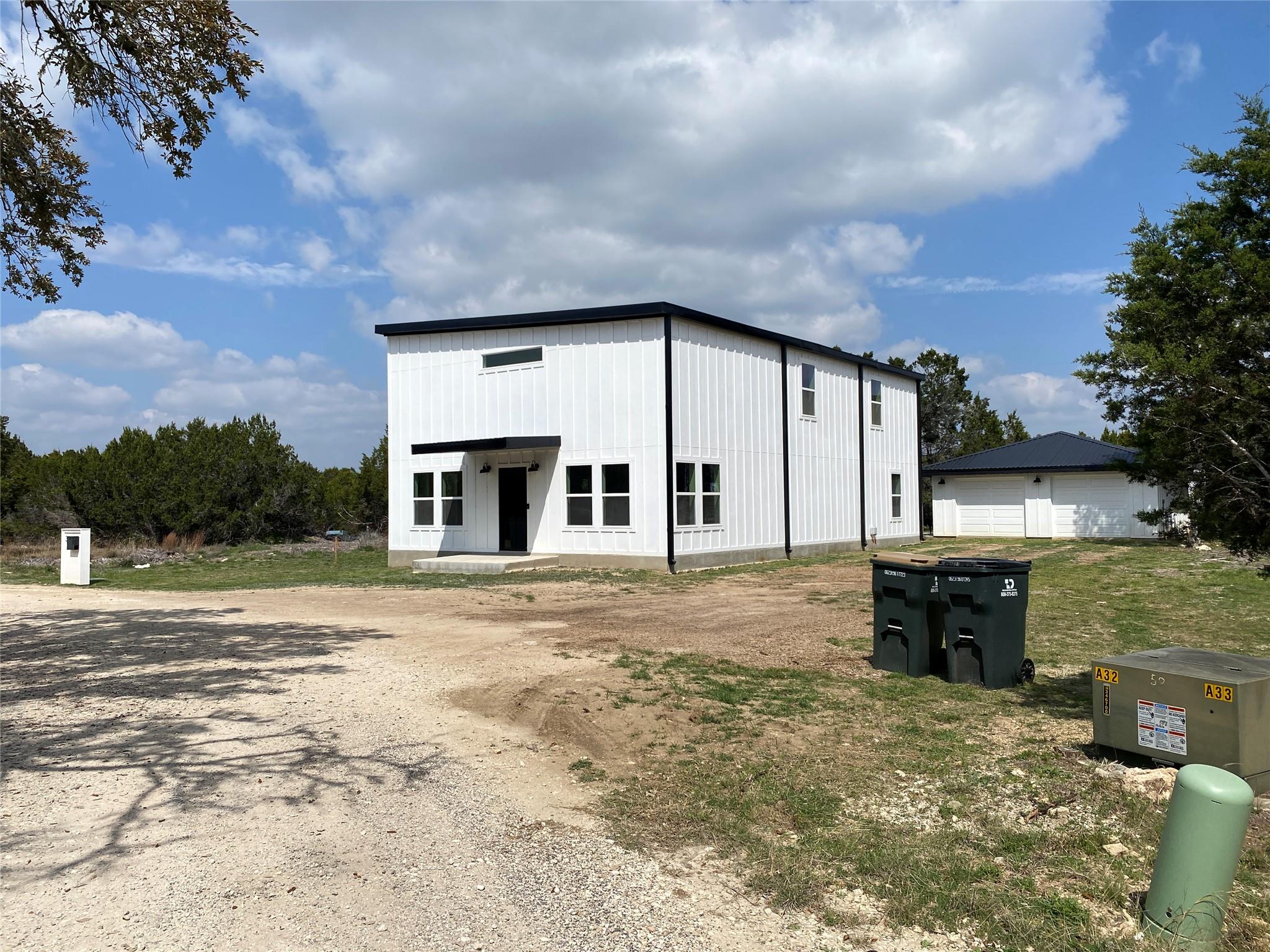 31 HEATHROW LN