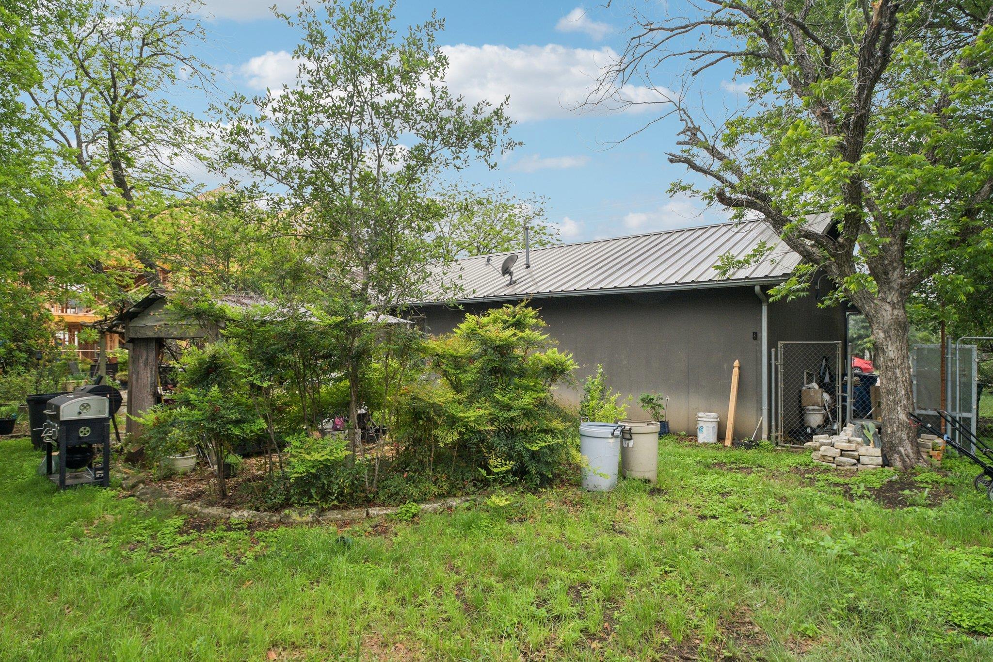 4411 Banister LN