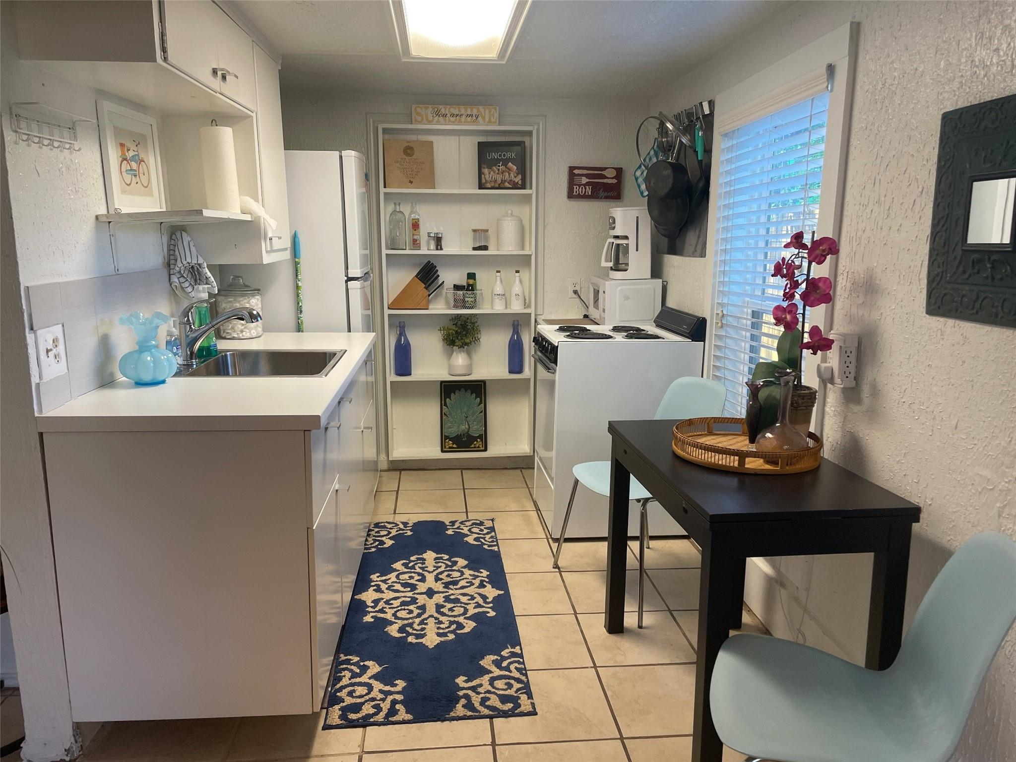 401 W Live Oak St