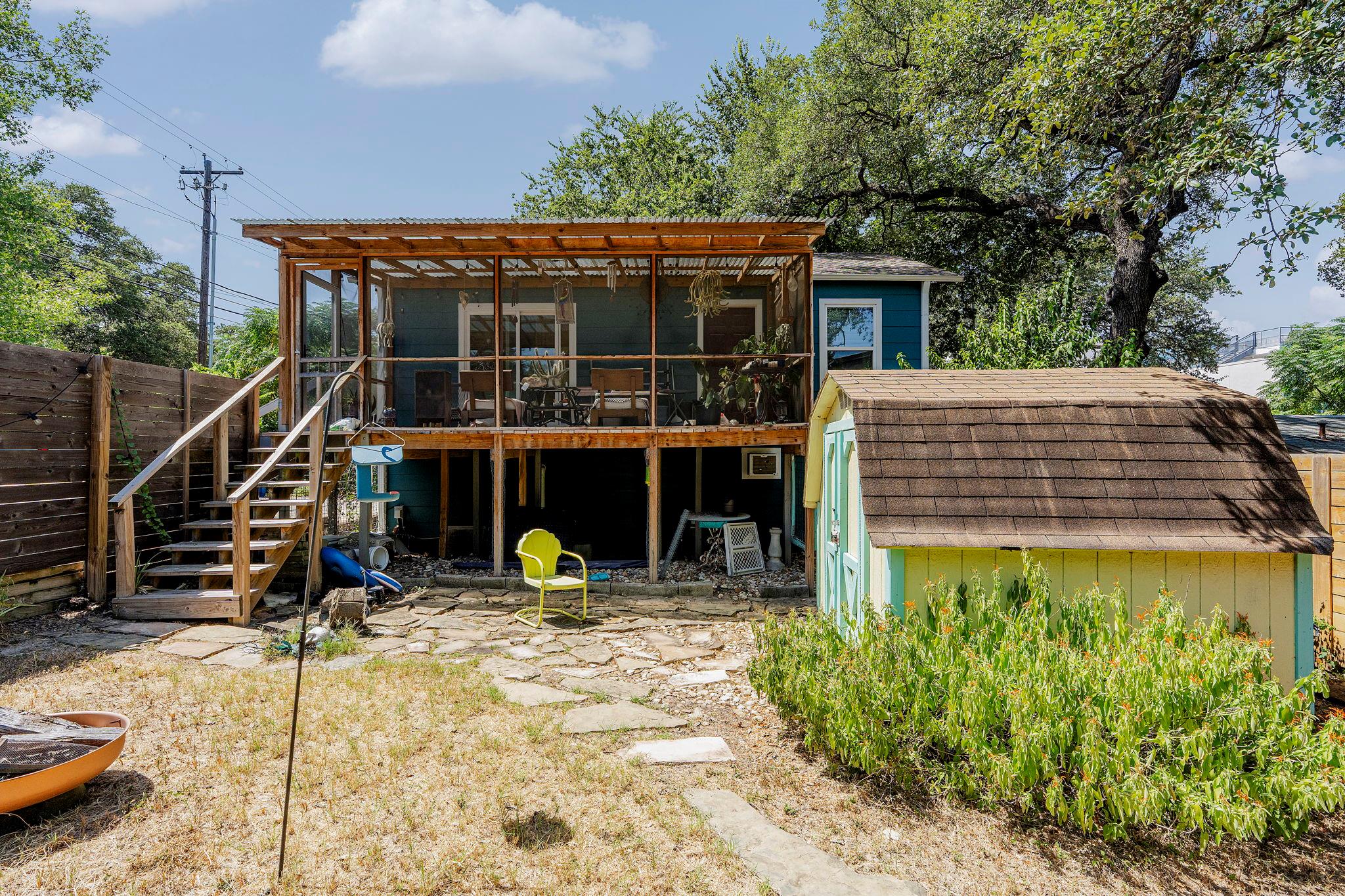 401 W Live Oak St