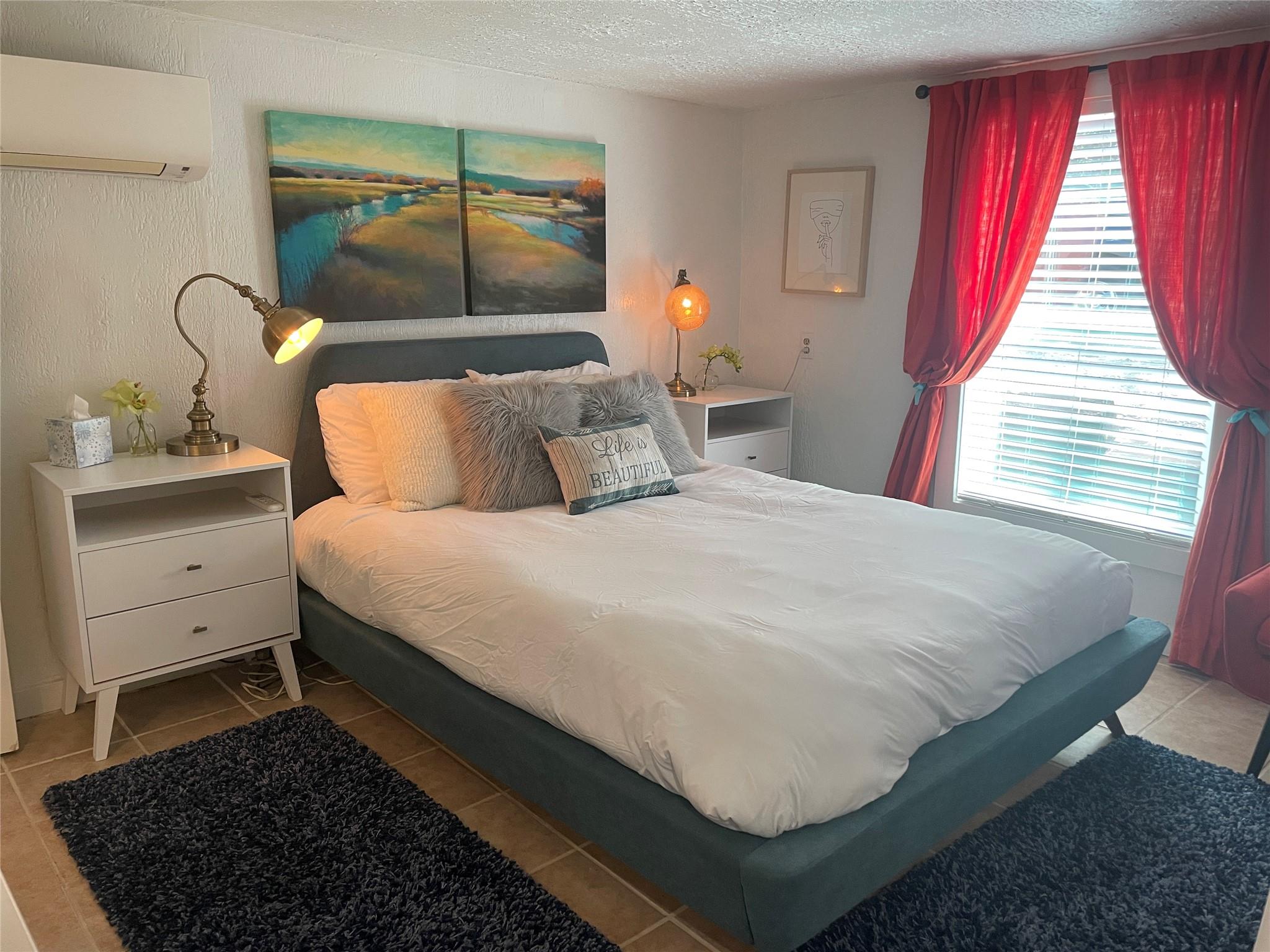 401 W Live Oak St