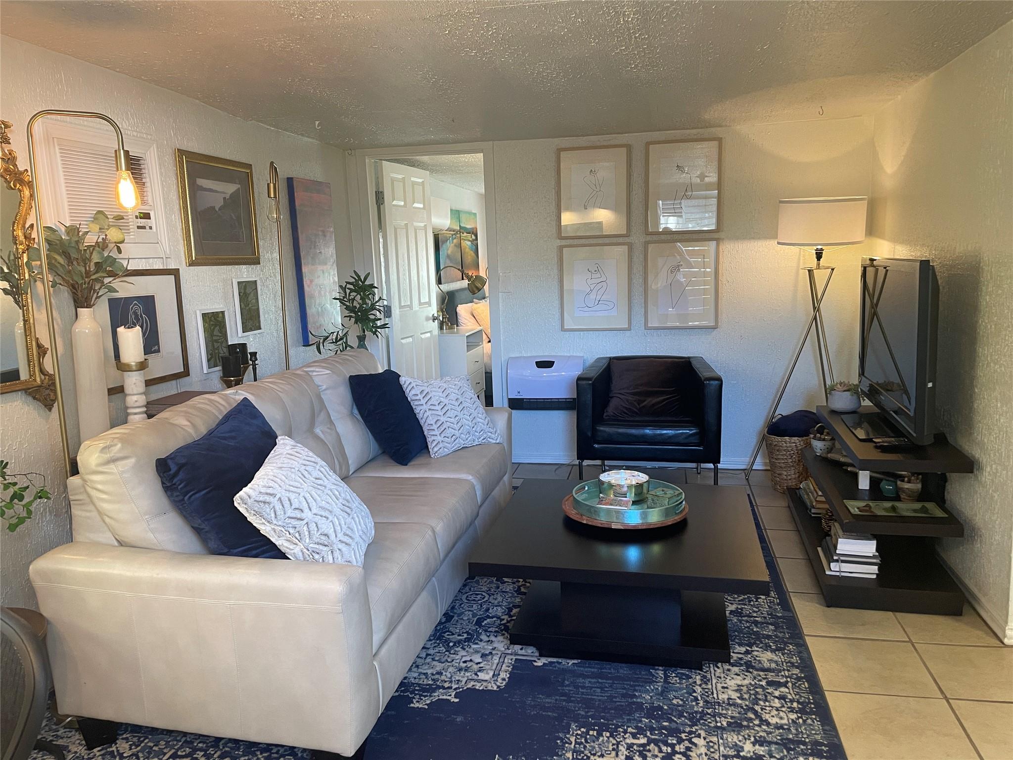 401 W Live Oak St