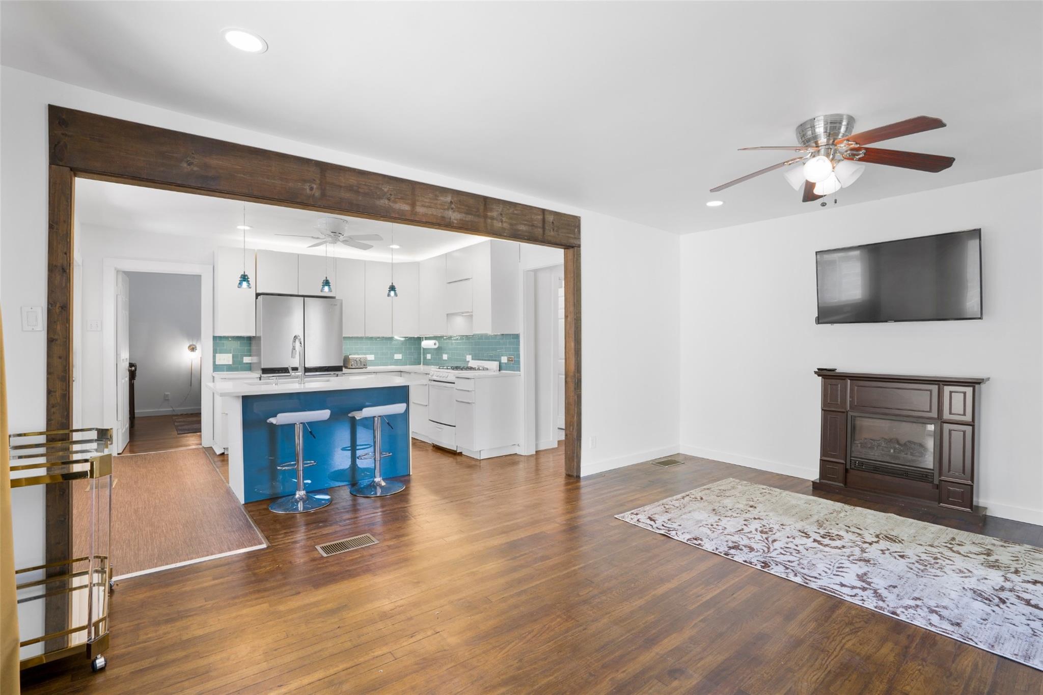 401 W Live Oak St