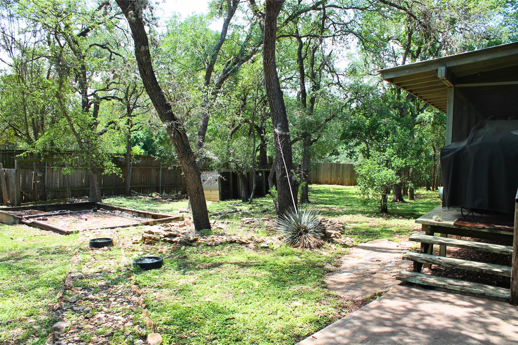 2105 Allred DR