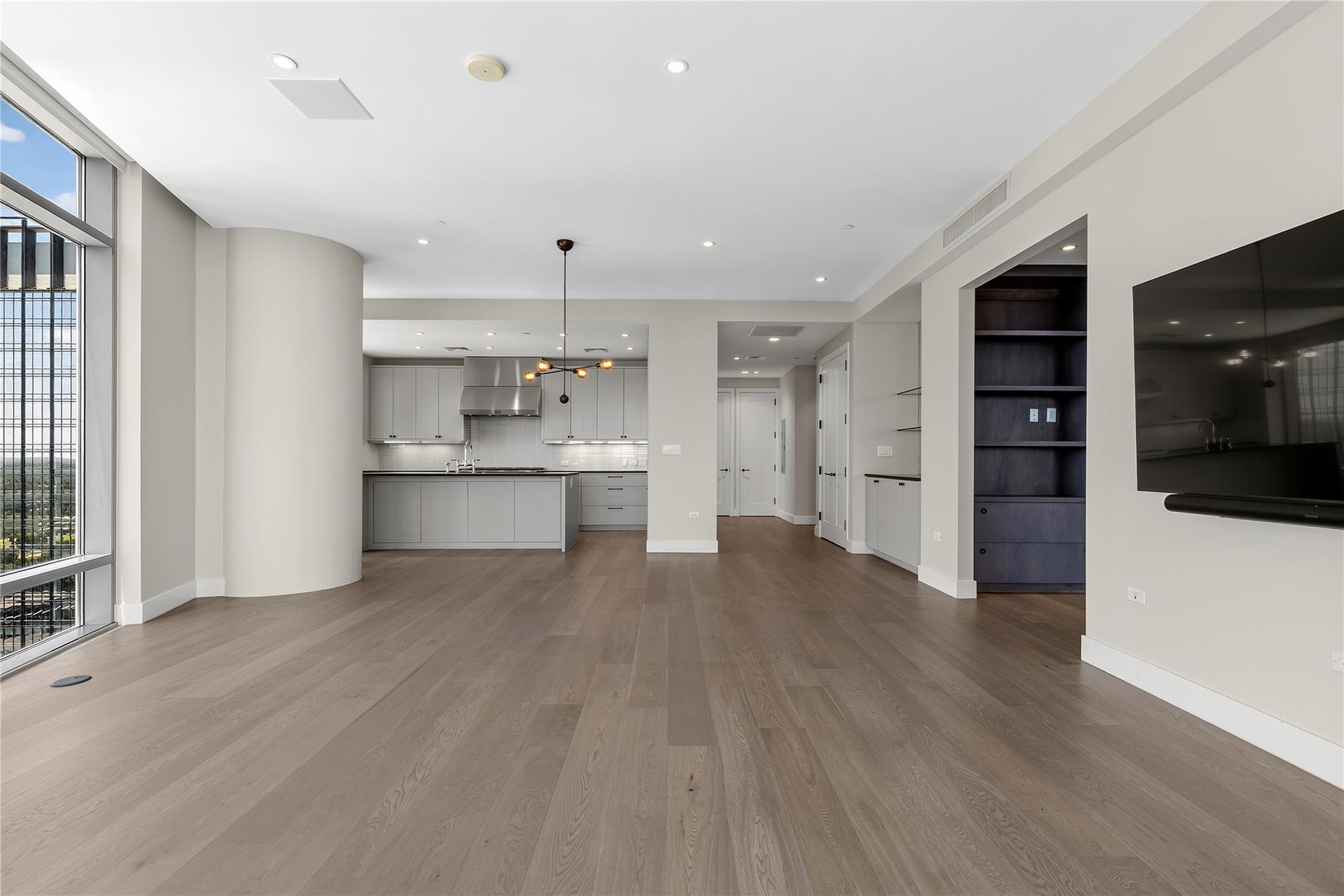 200 Congress Ave Unit: 28SW