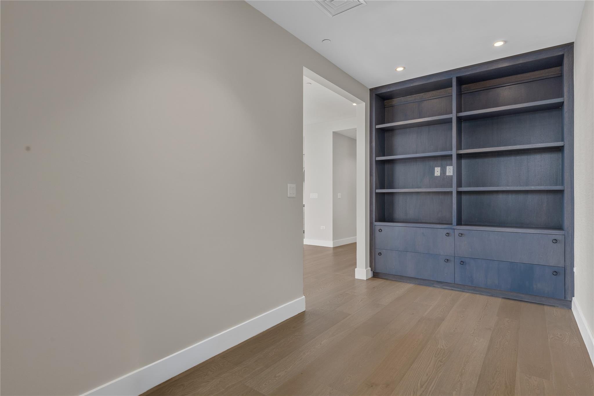 200 Congress Ave Unit: 28SW