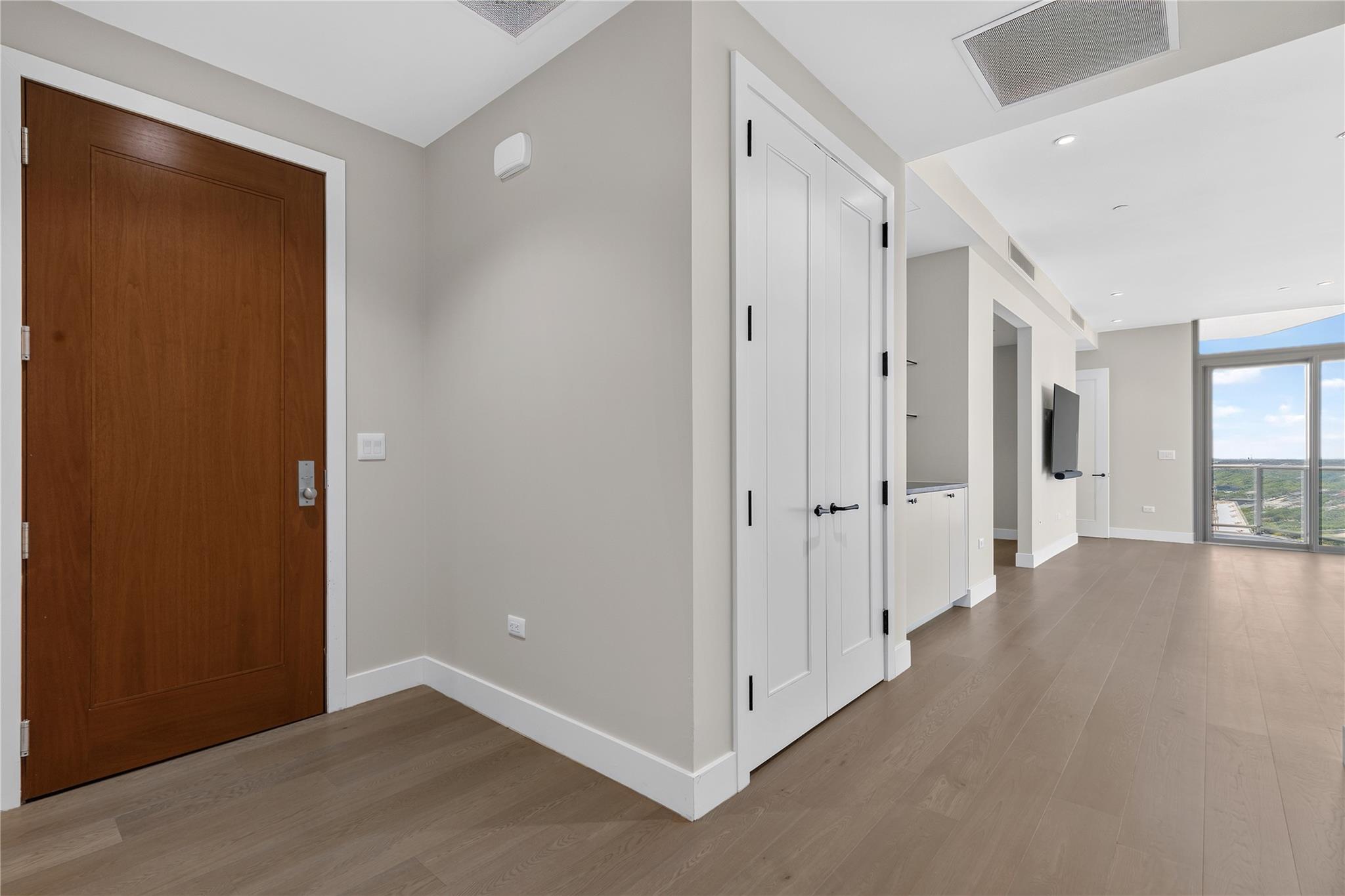 200 Congress Ave Unit: 28SW