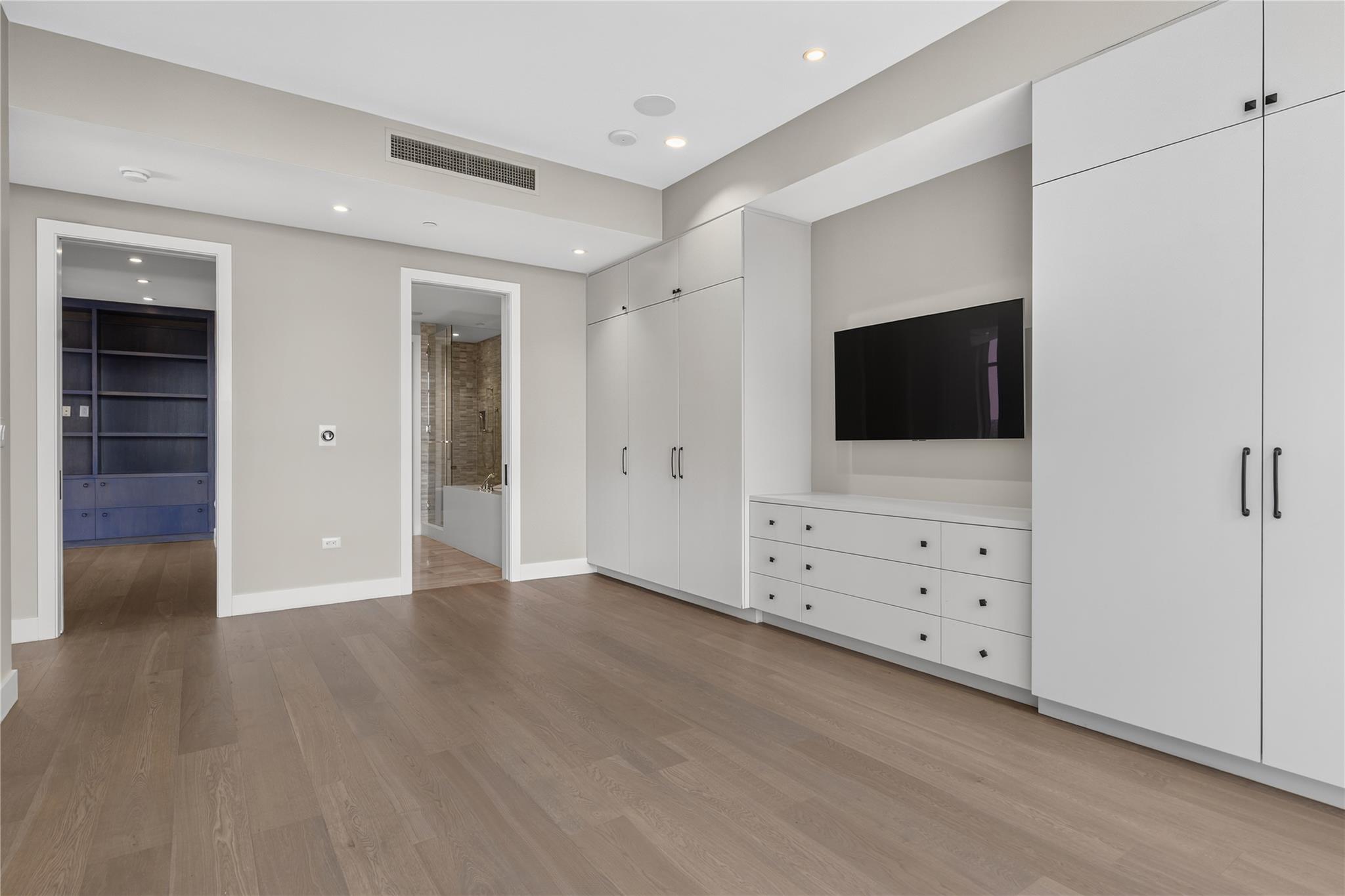 200 Congress Ave Unit: 28SW