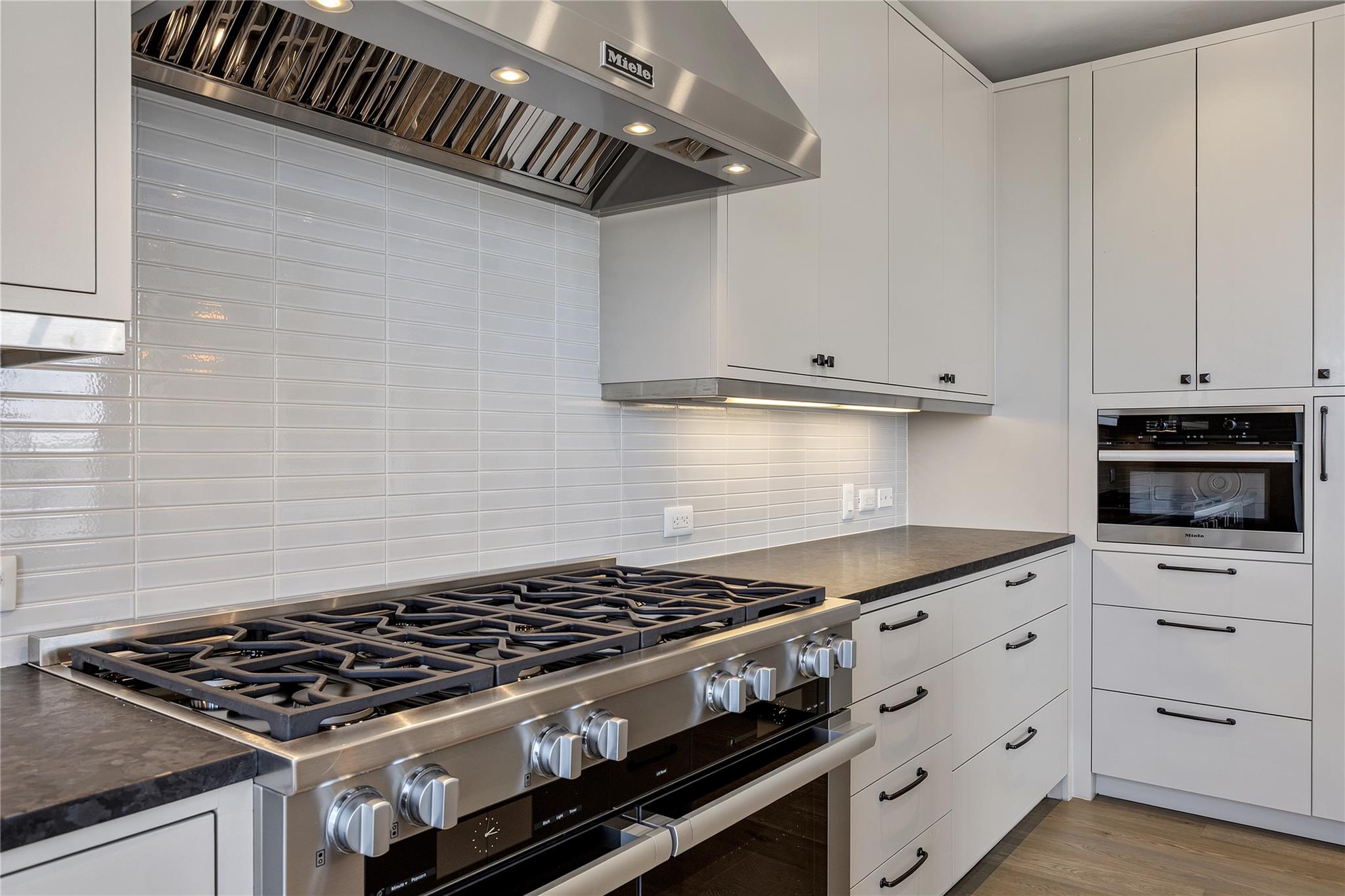 200 Congress Ave Unit: 28SW