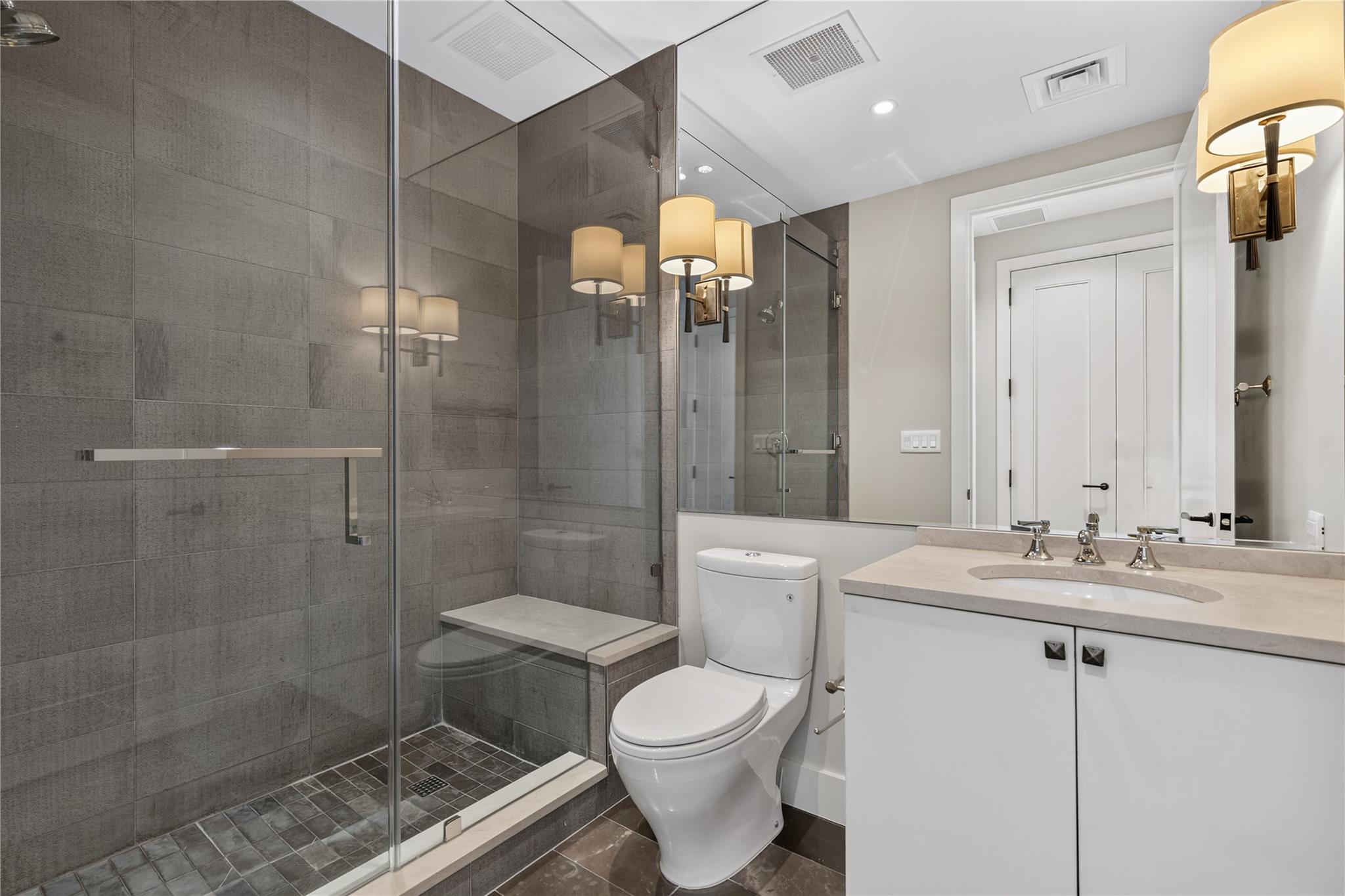 200 Congress Ave Unit: 28SW