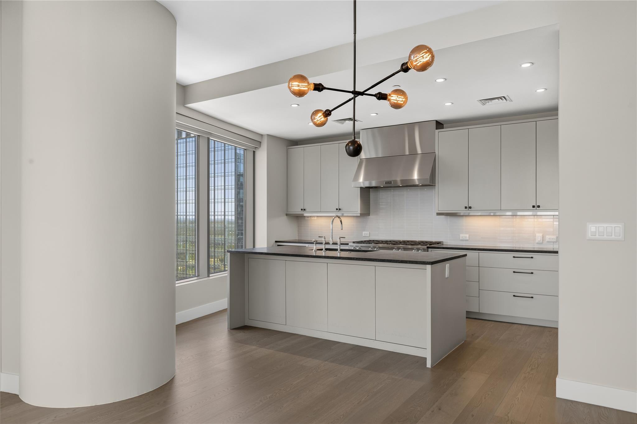 200 Congress Ave Unit: 28SW