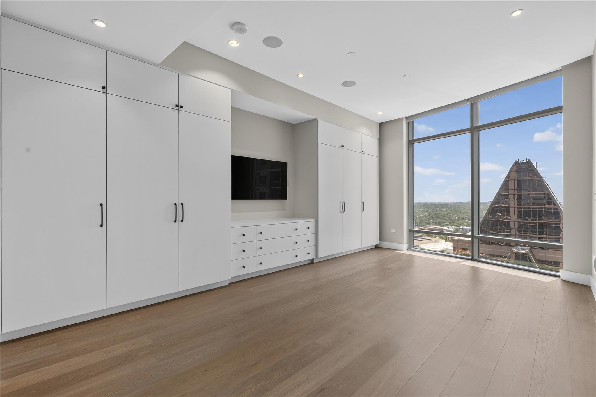 200 Congress Ave Unit: 28SW