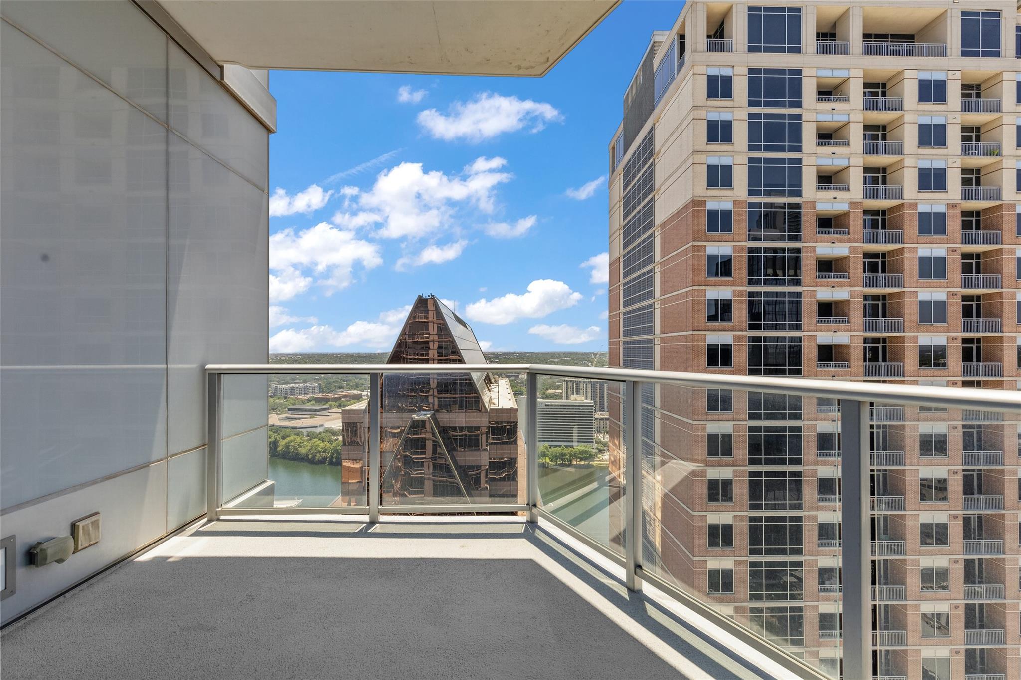 200 Congress Ave Unit: 28SW