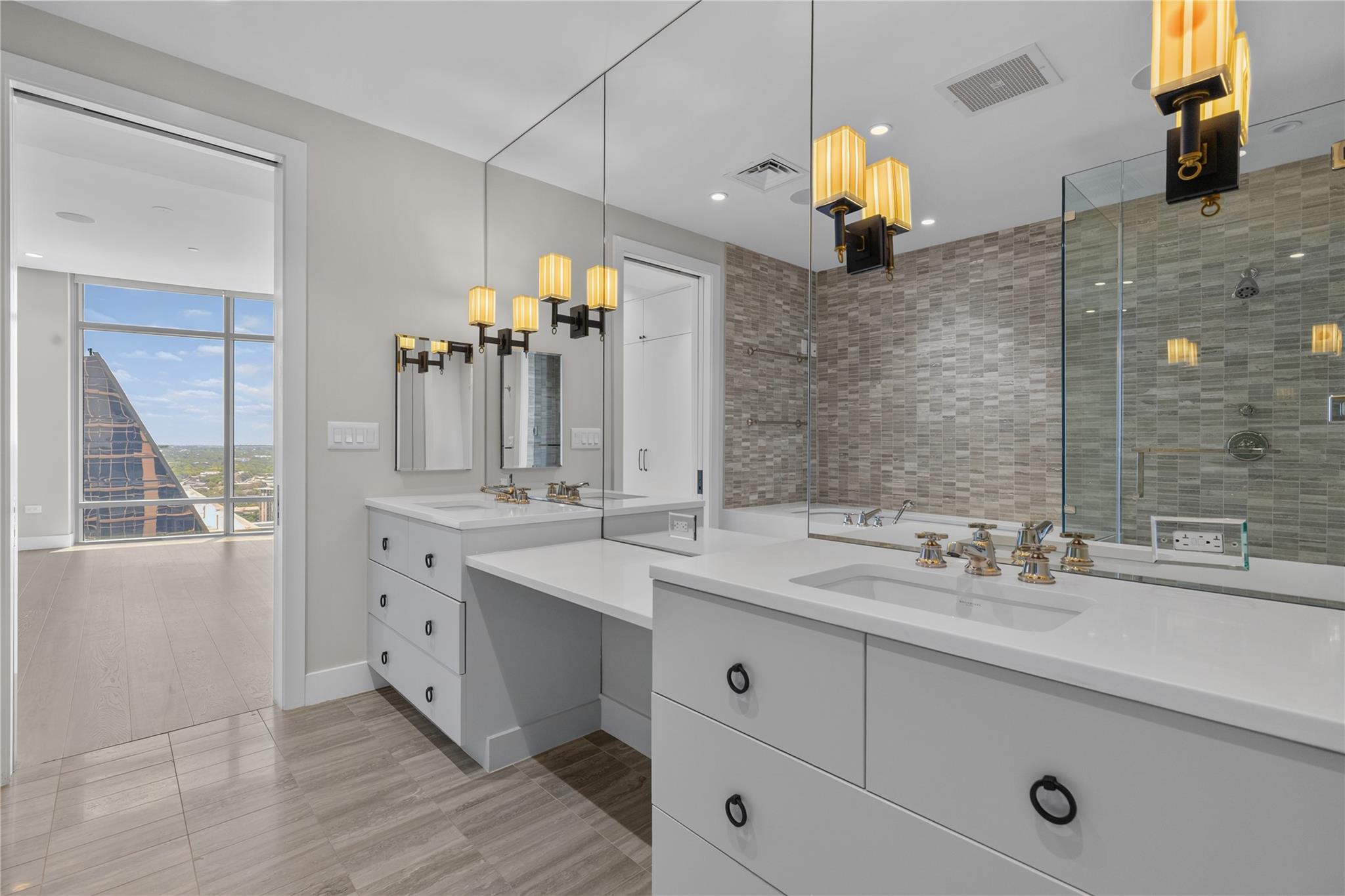 200 Congress Ave Unit: 28SW