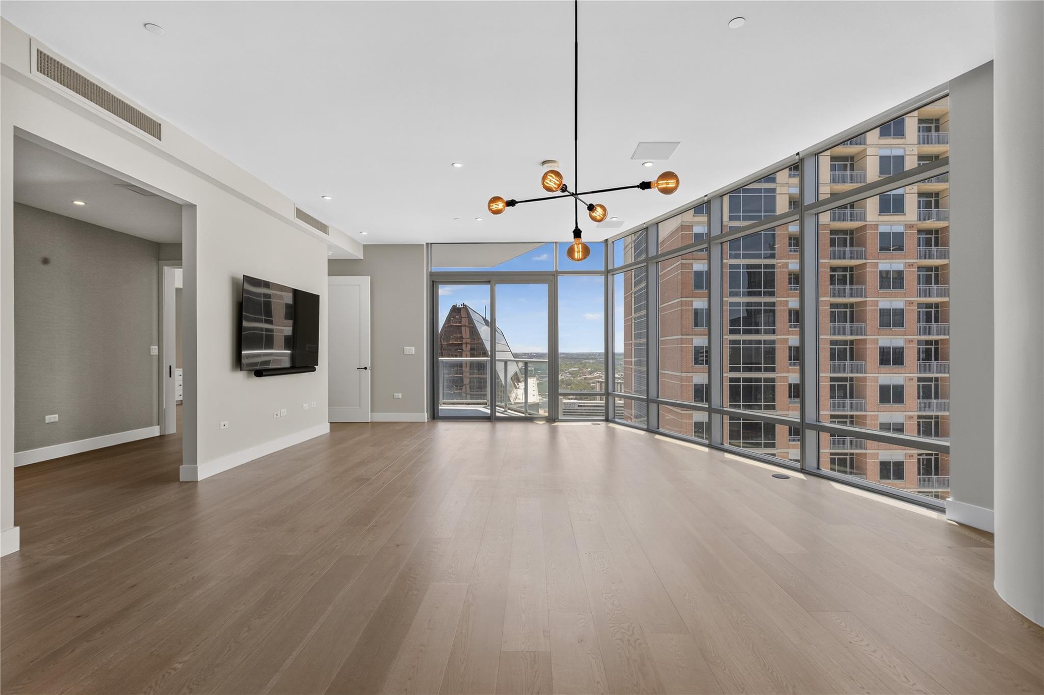 200 Congress Ave Unit: 28SW