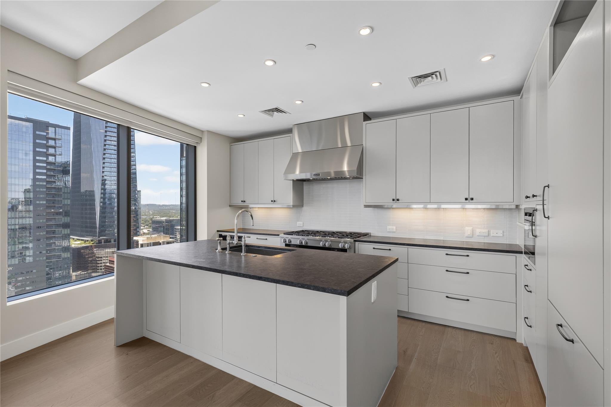 200 Congress Ave Unit: 28SW