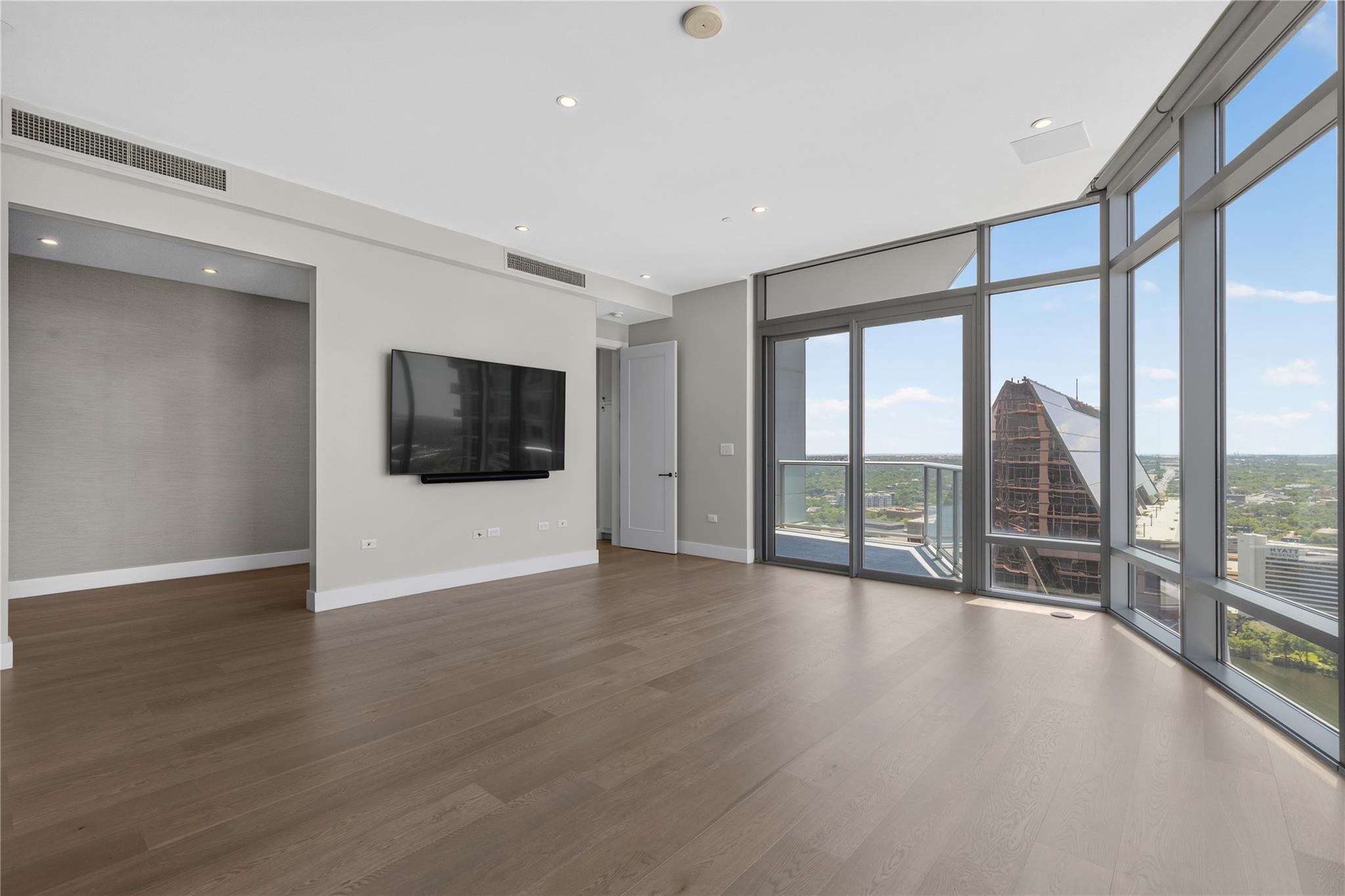 200 Congress Ave Unit: 28SW