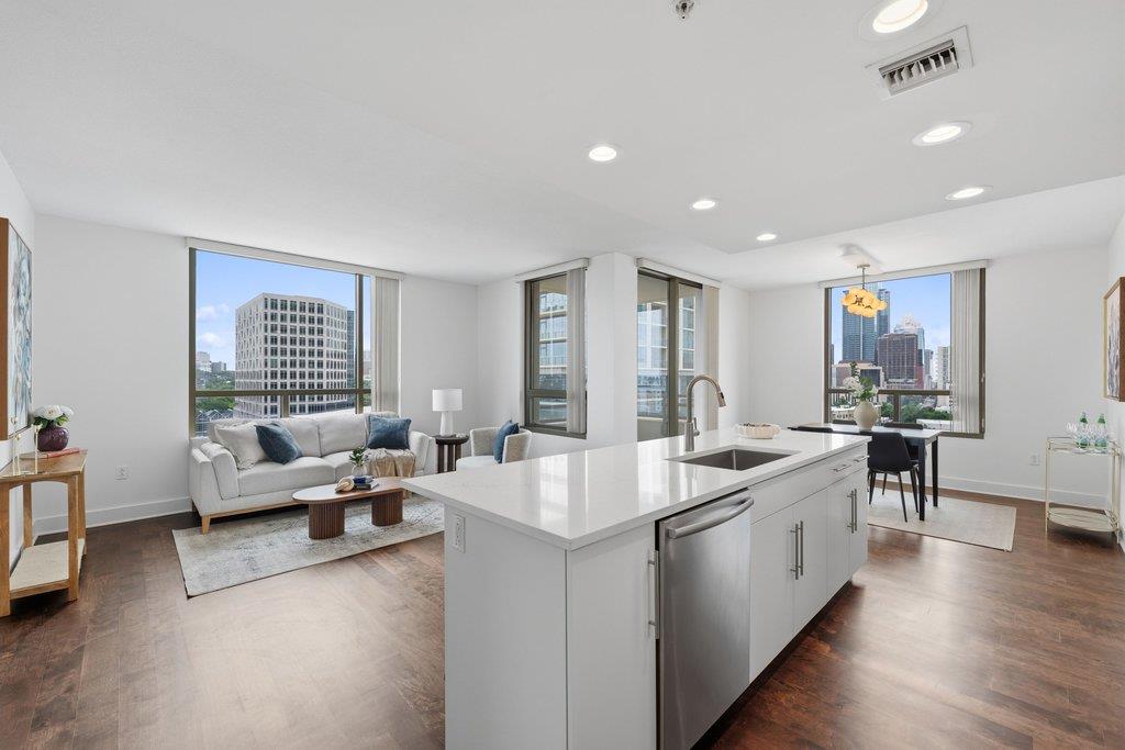 300 Bowie ST # 1101