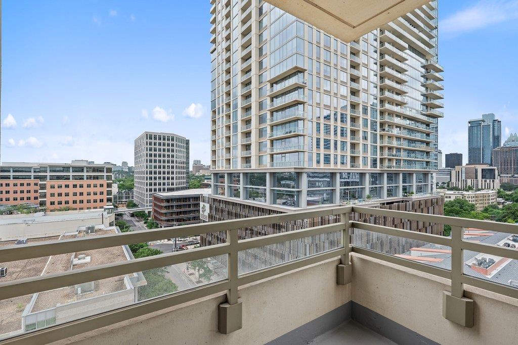300 Bowie ST # 1101