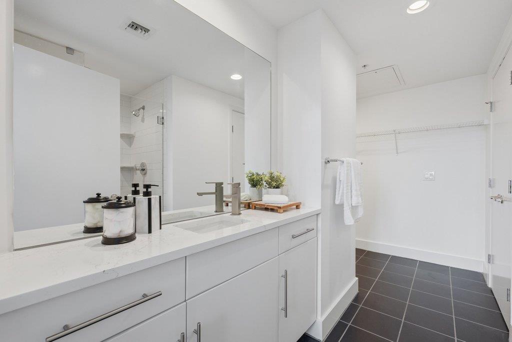 300 Bowie ST # 1101