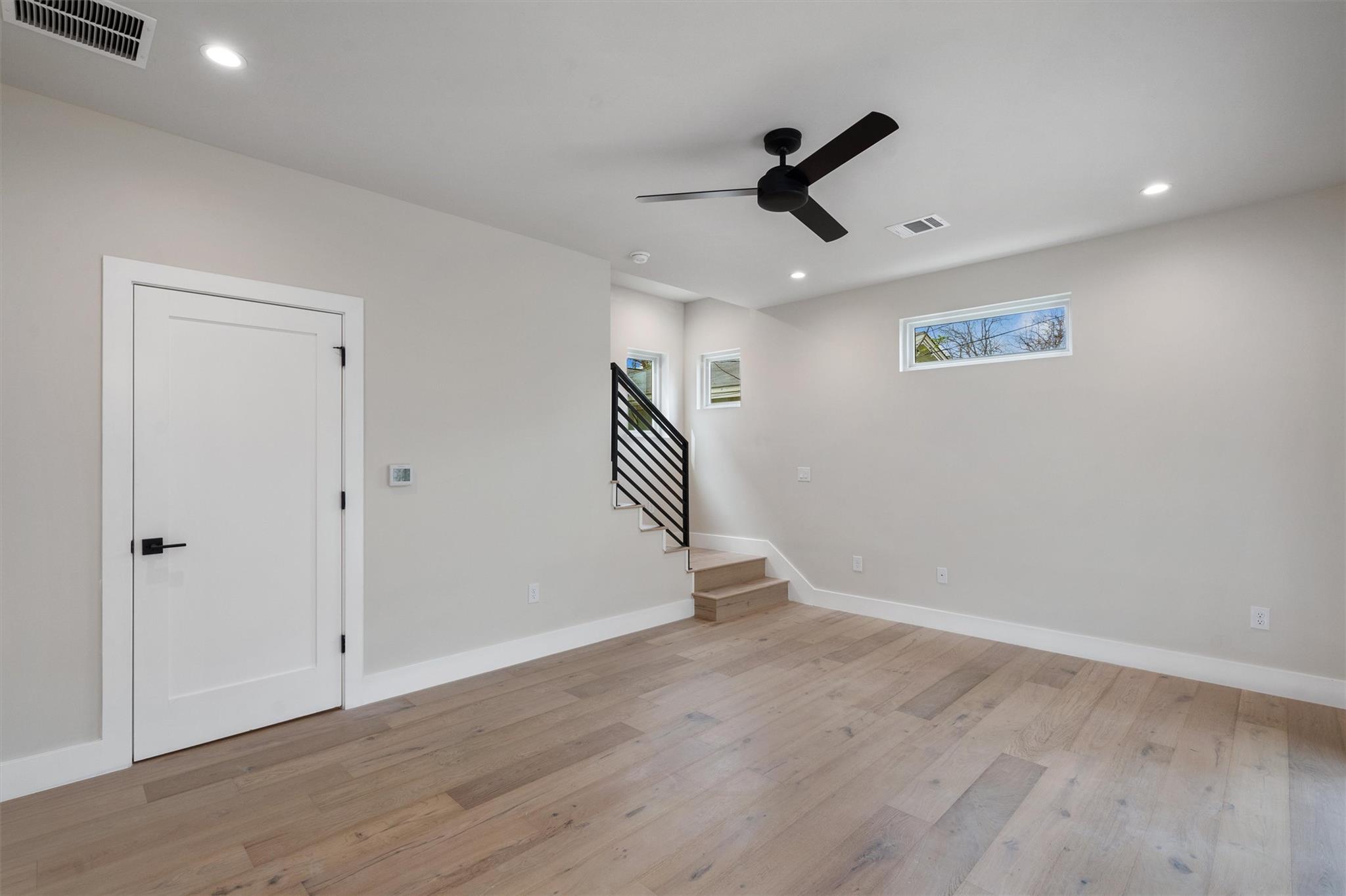 5200 Grover Ave