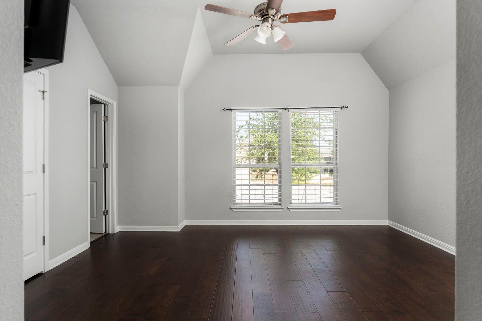 105 W Highfield ST