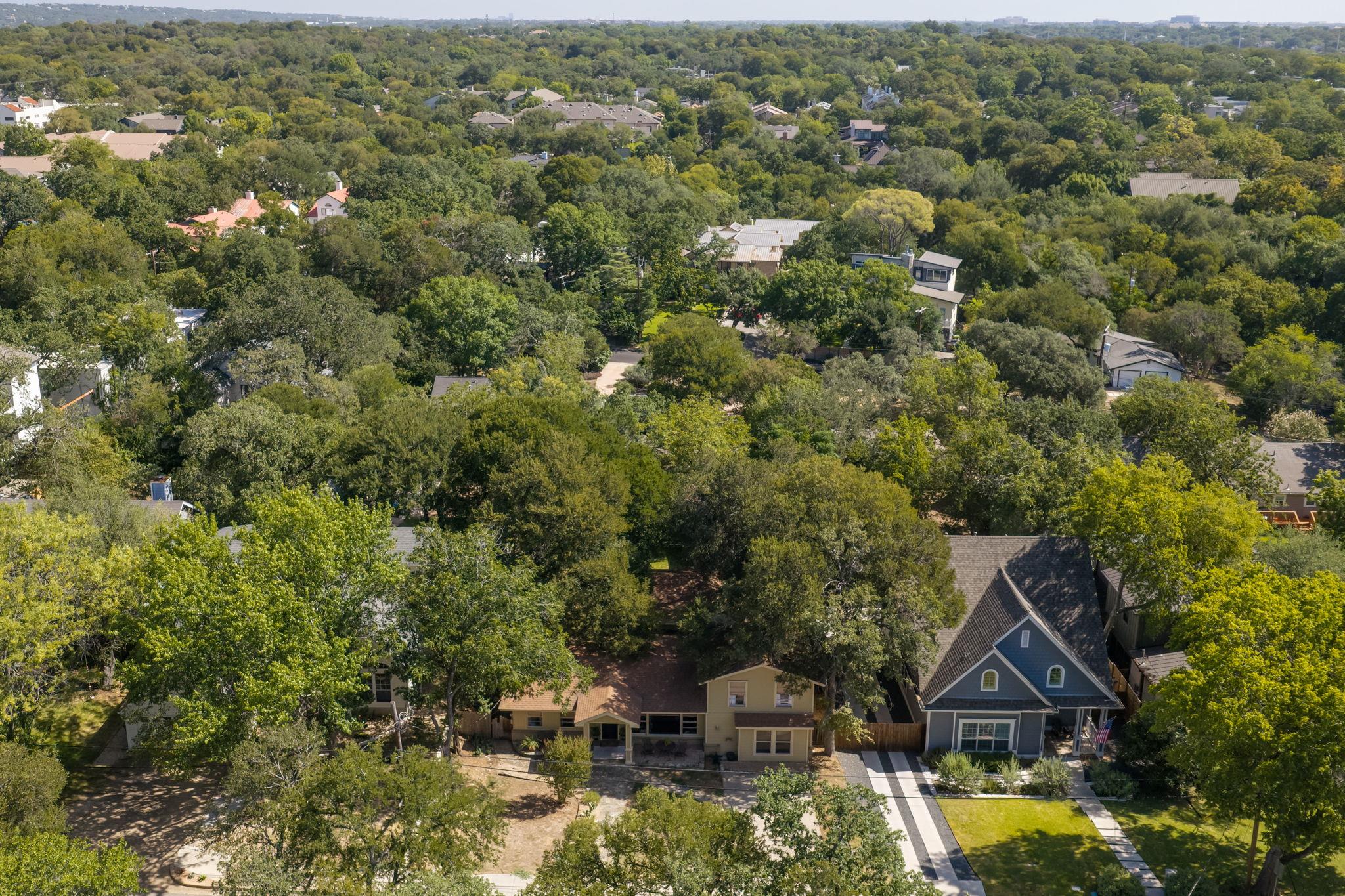 2500 W 12th ST