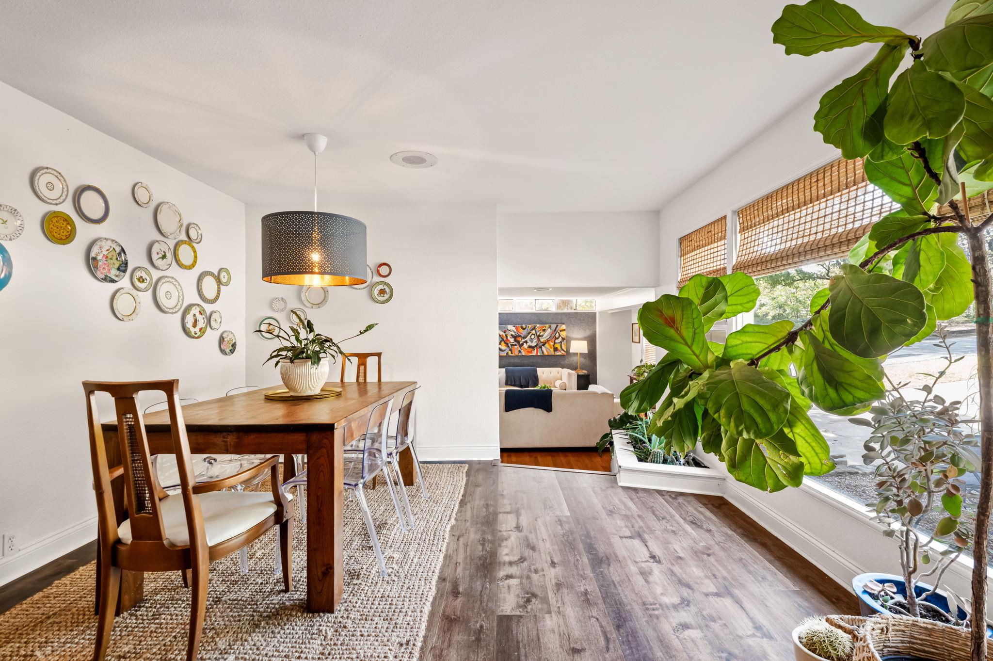 2500 W 12th ST