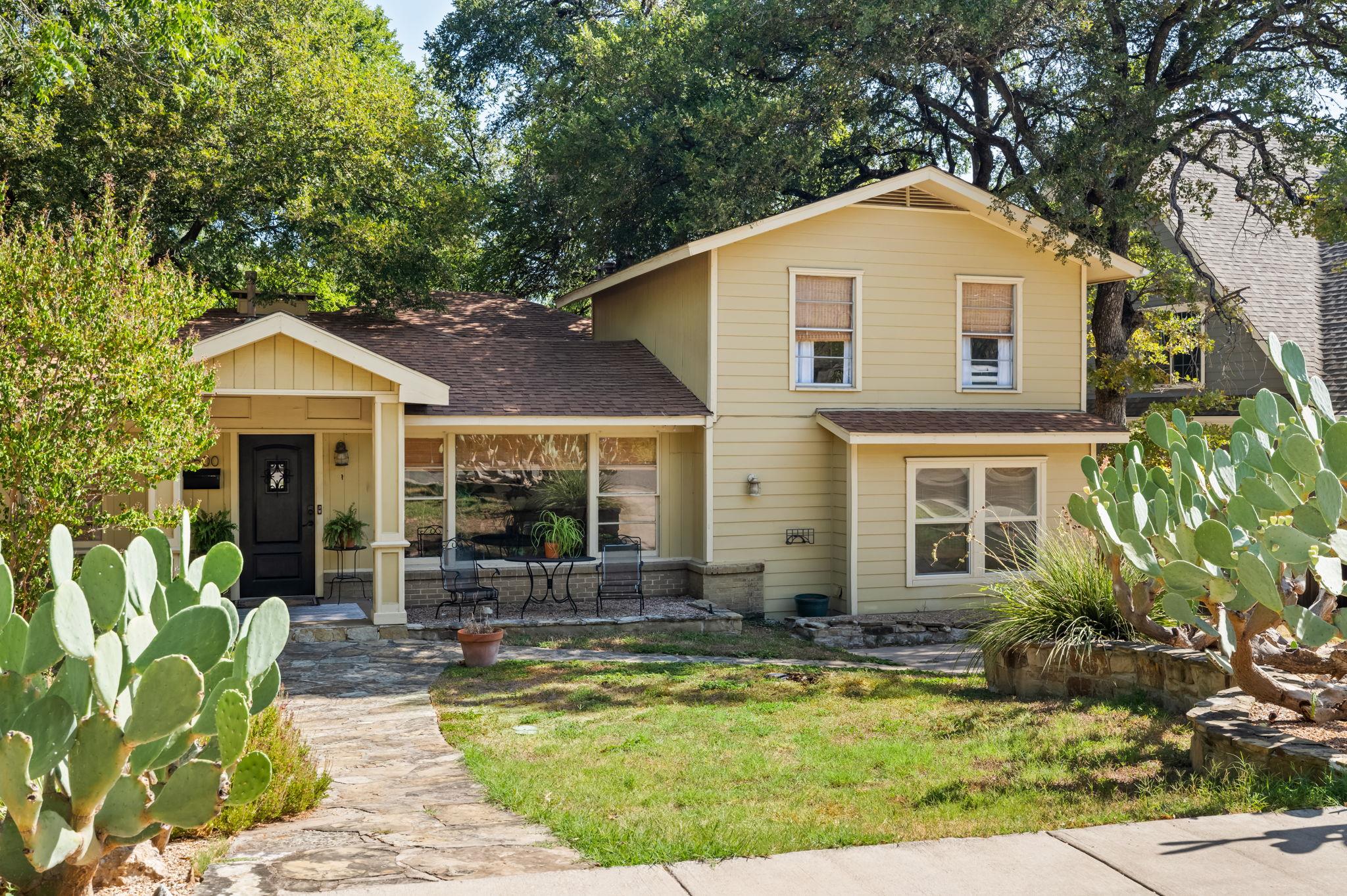 2500 W 12th ST