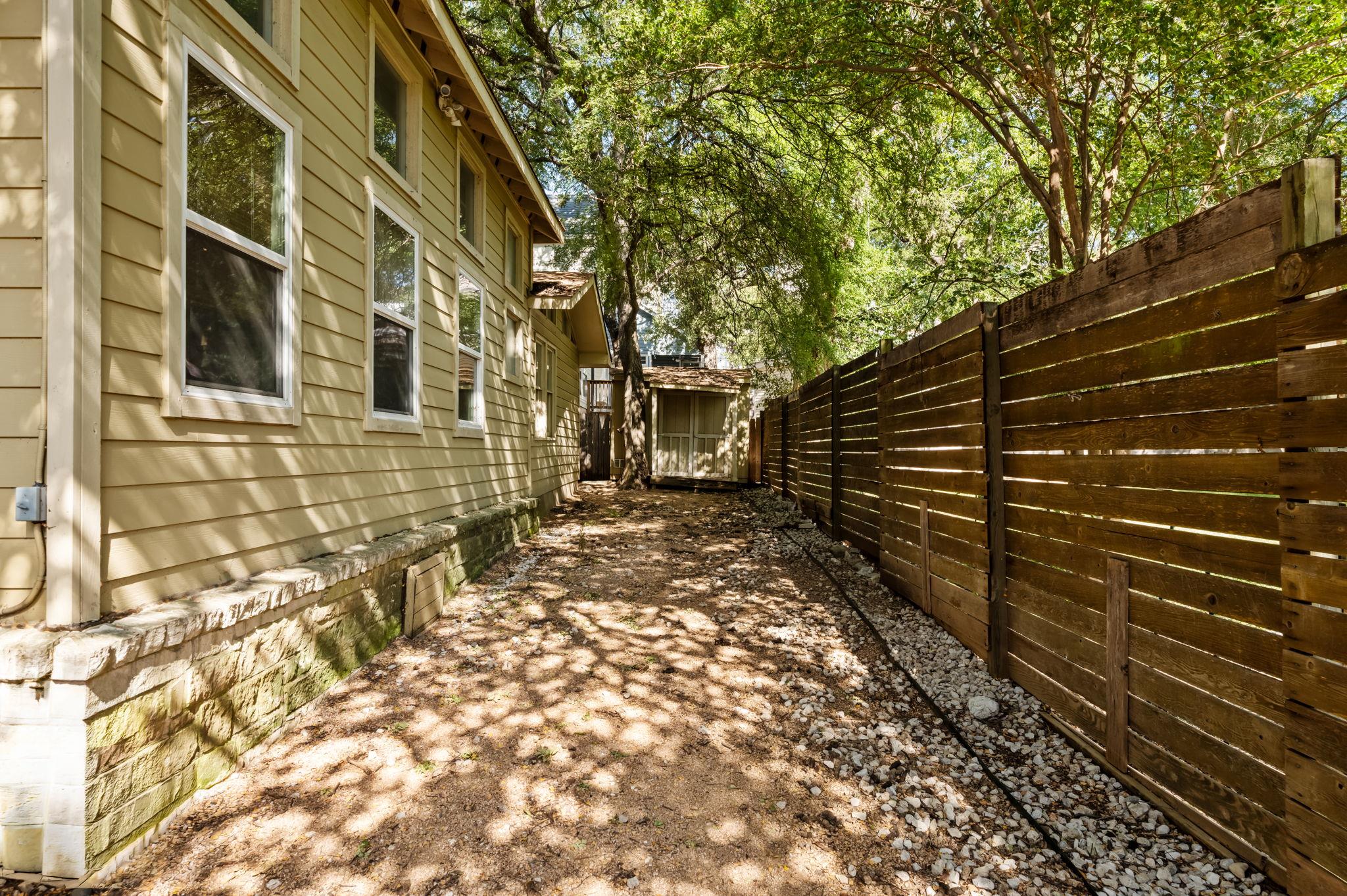 2500 W 12th ST