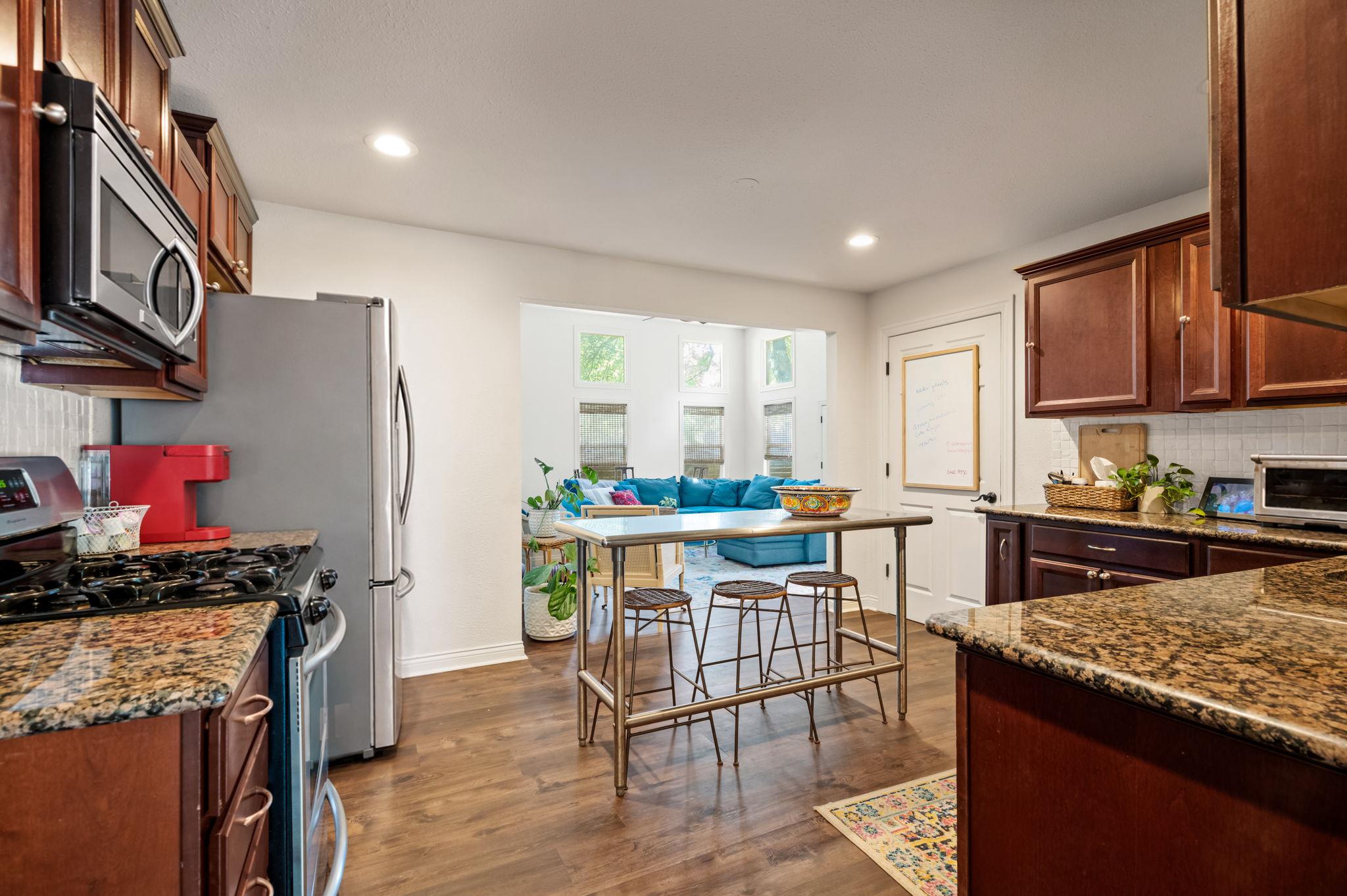 2500 W 12th ST