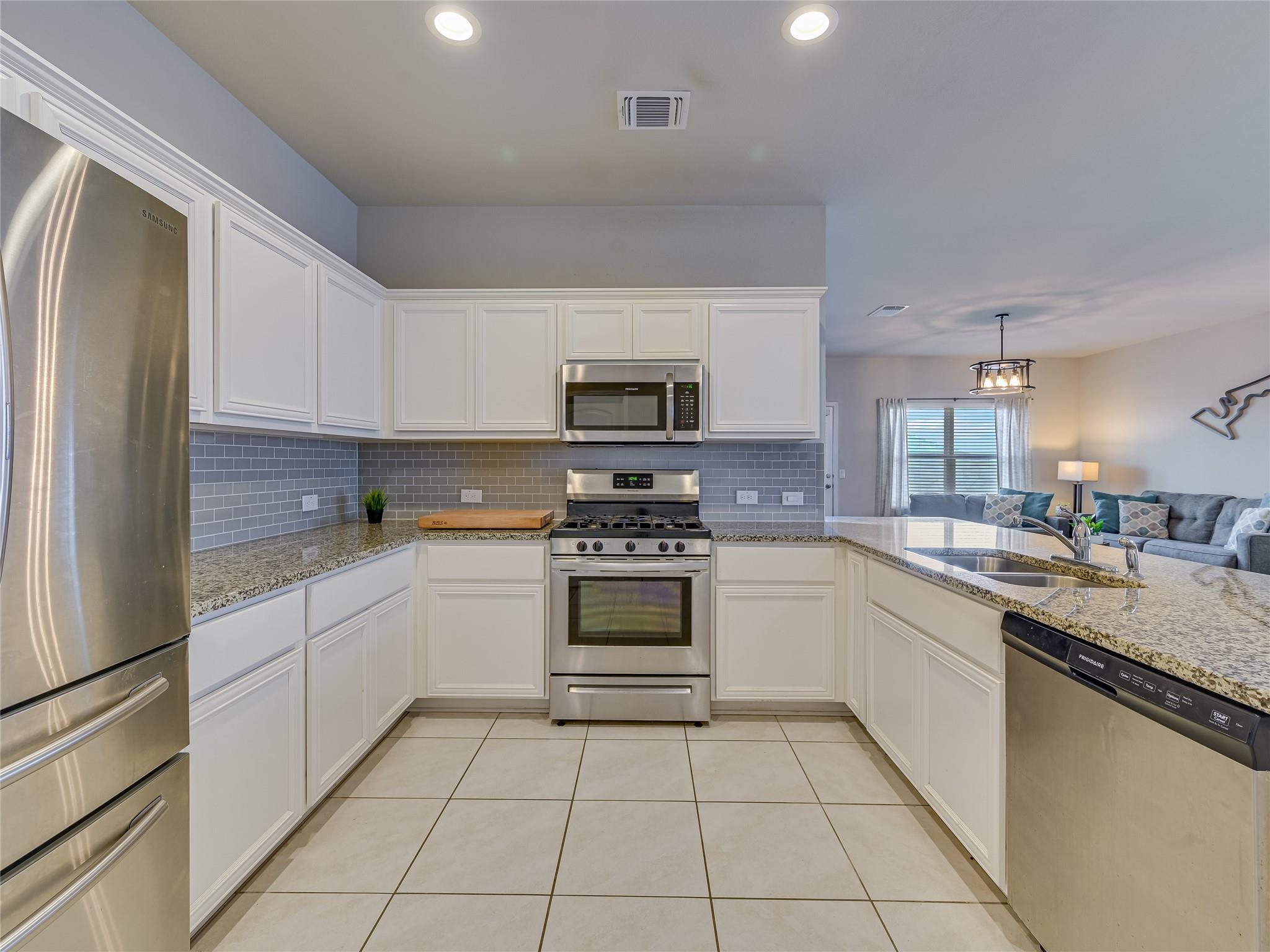 6712 Bishop PASS