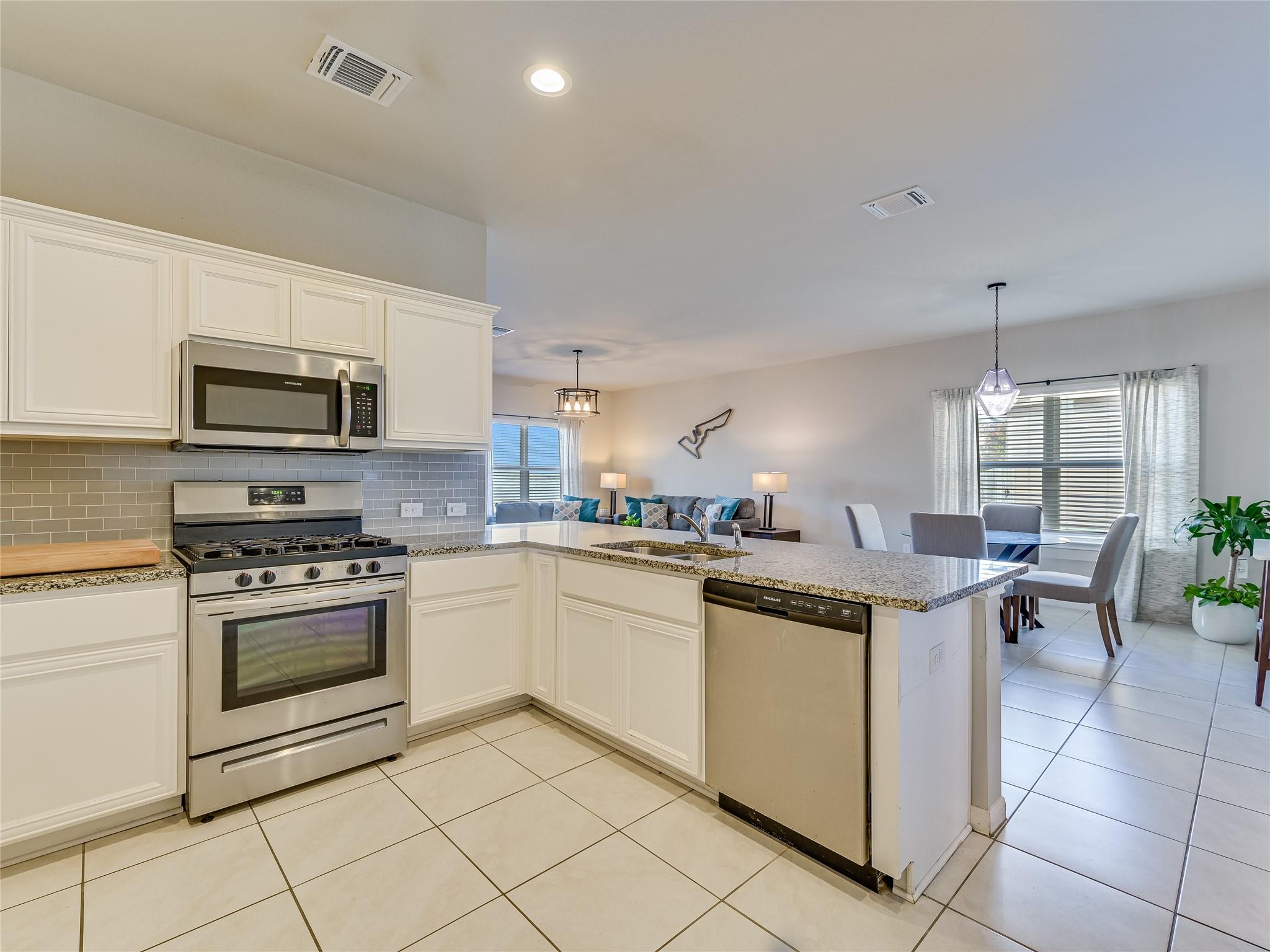 6712 Bishop PASS