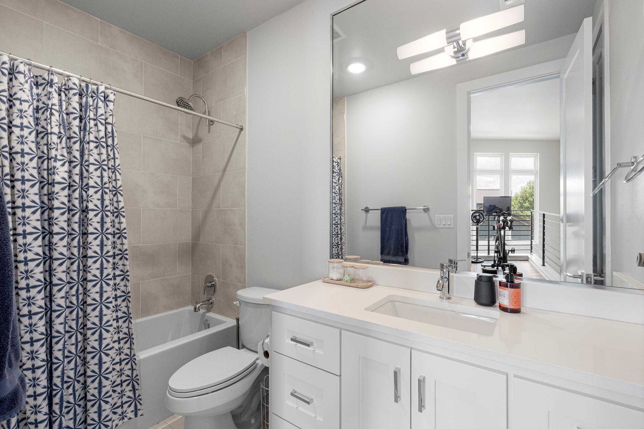 2103 Greenwood Ave # B Unit: Building 1, Unit B