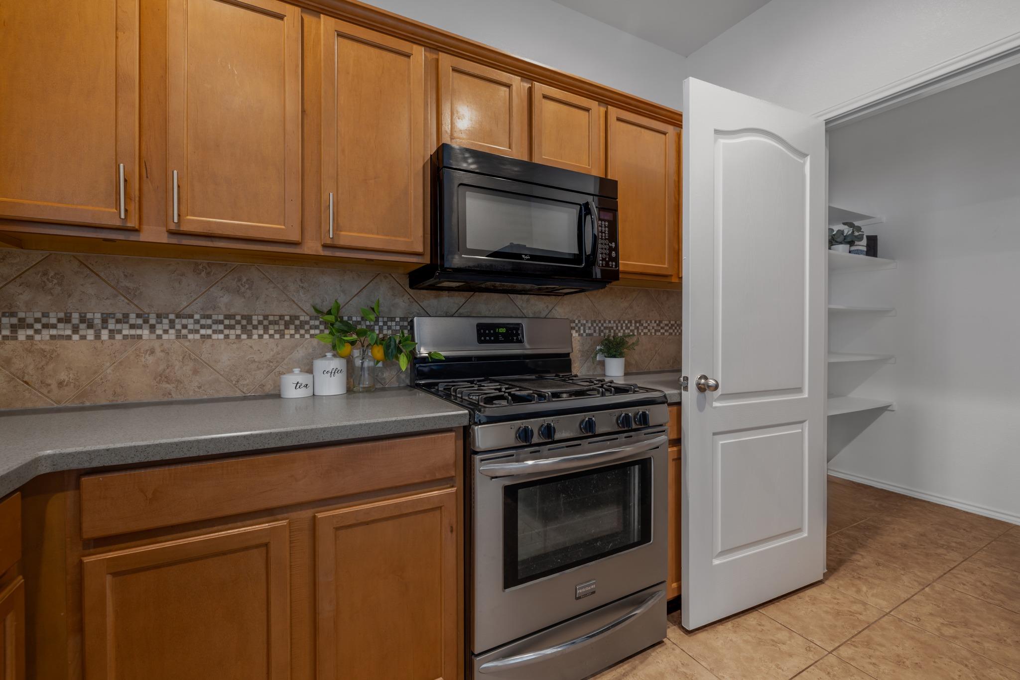 3206 Barksdale DR