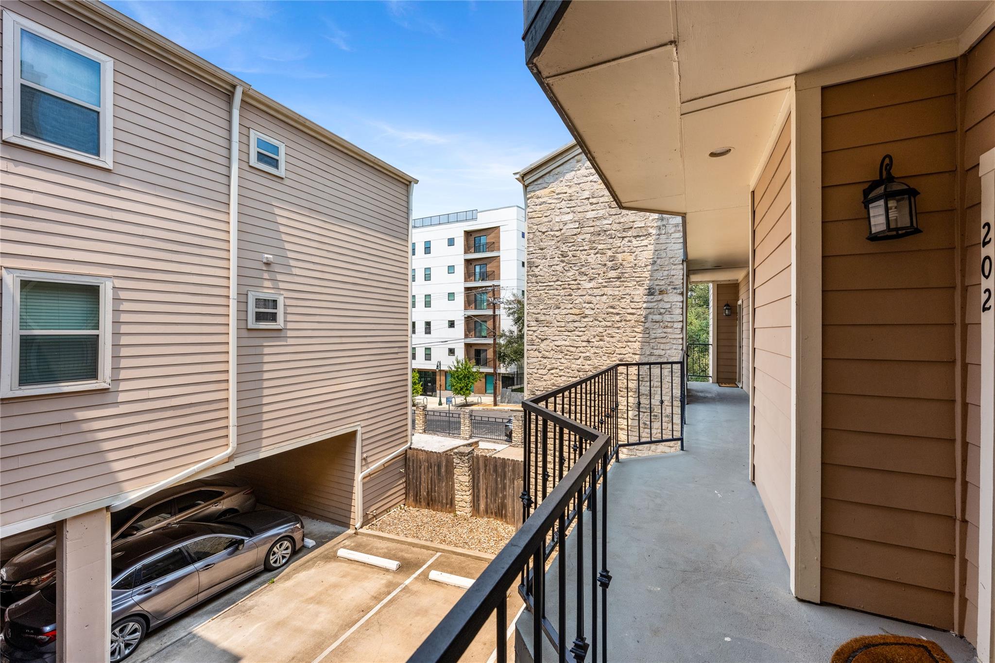 2414 Longview ST # 202