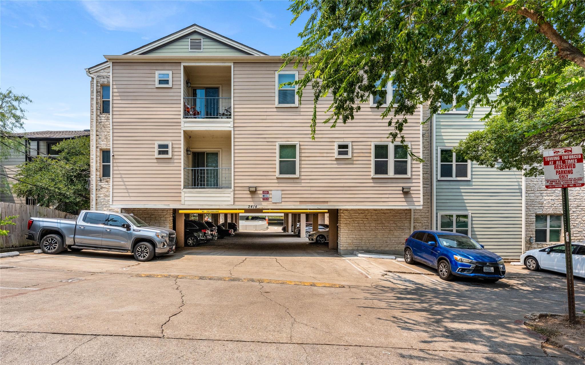 2414 Longview ST # 202