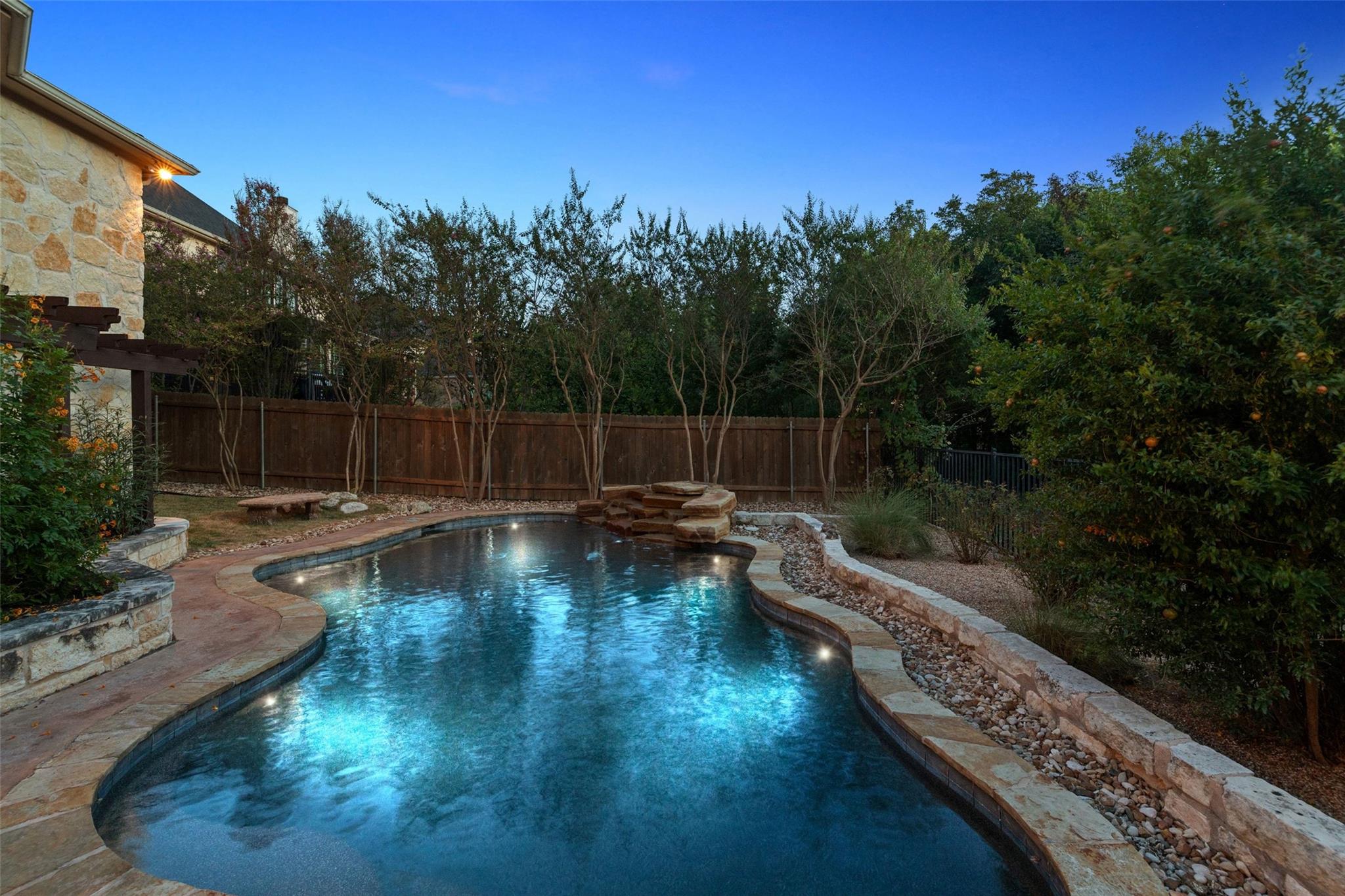 581 Aspen DR
