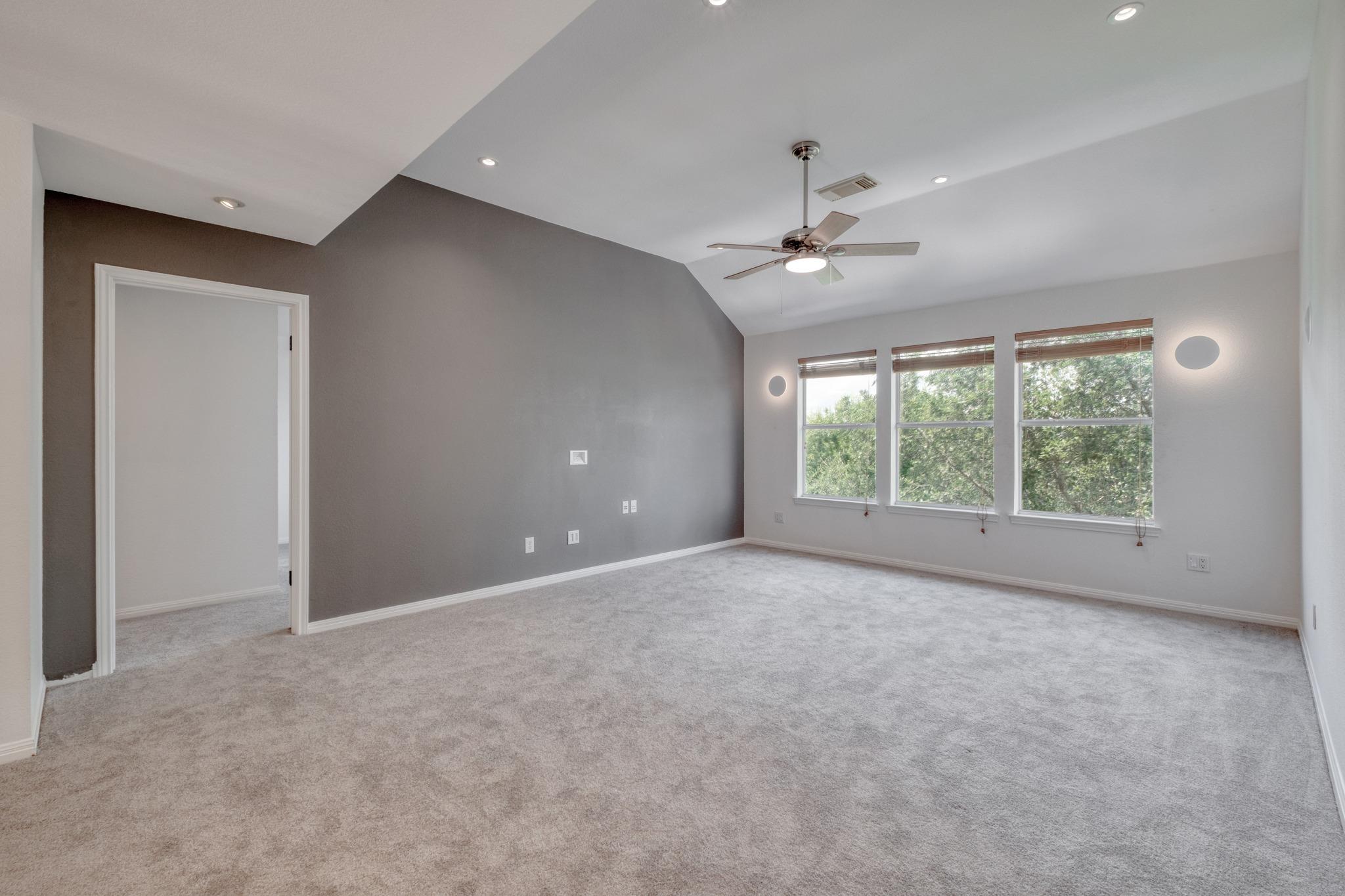 8311 Lofty LN