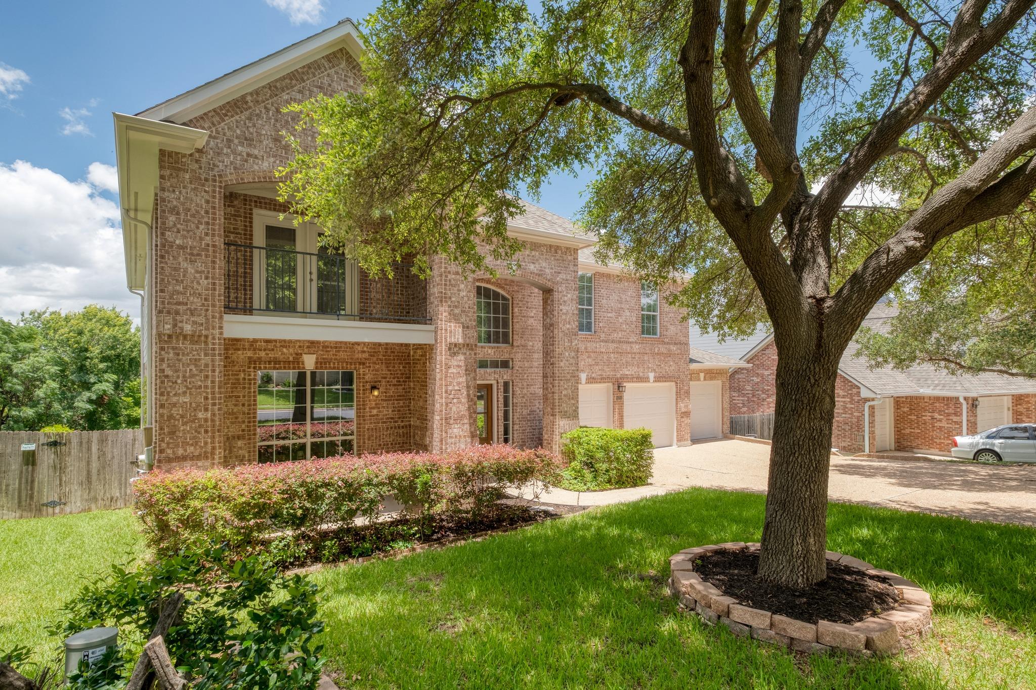 8311 Lofty LN
